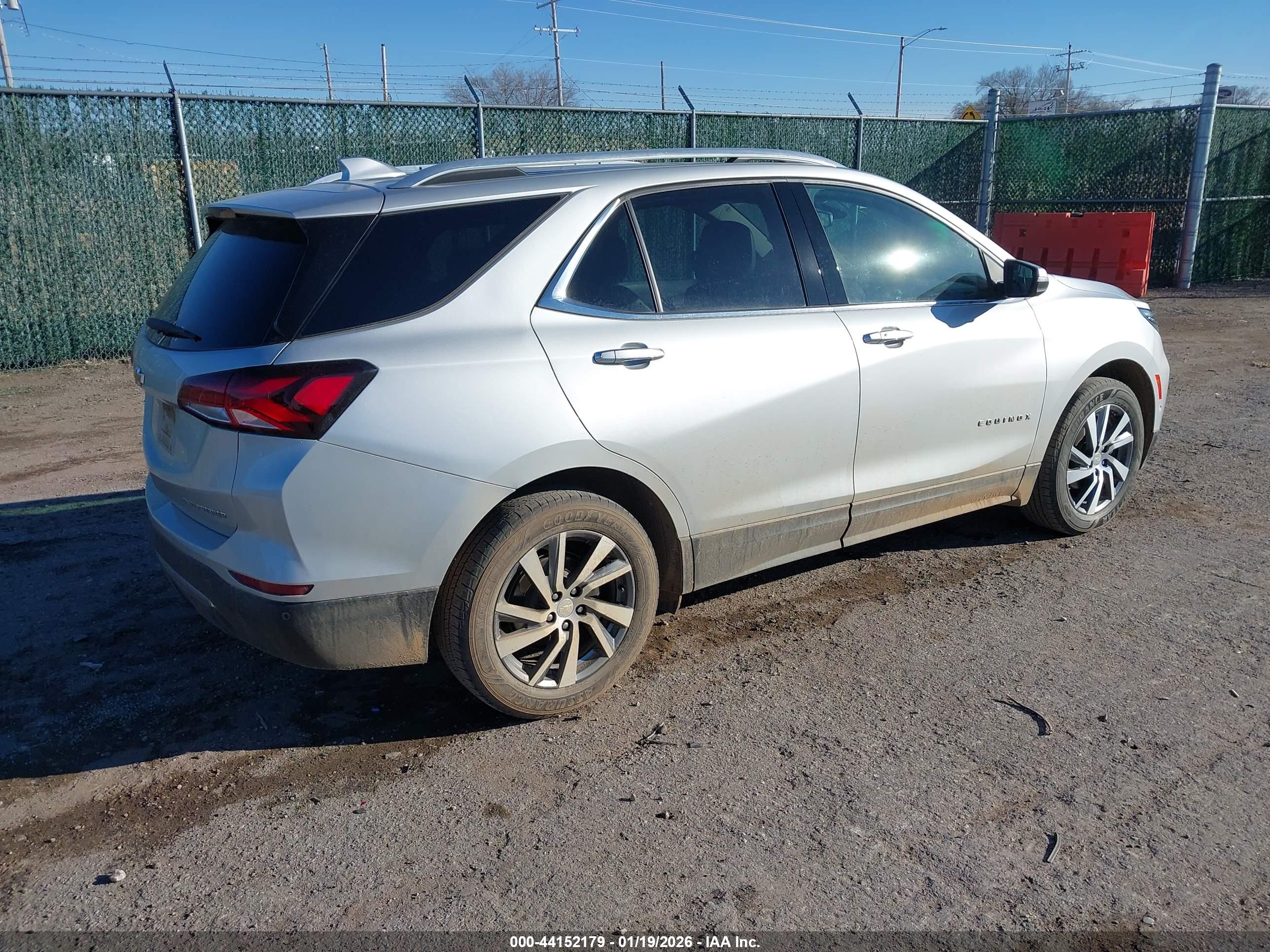 CHEVROLET EQUINOX image 4