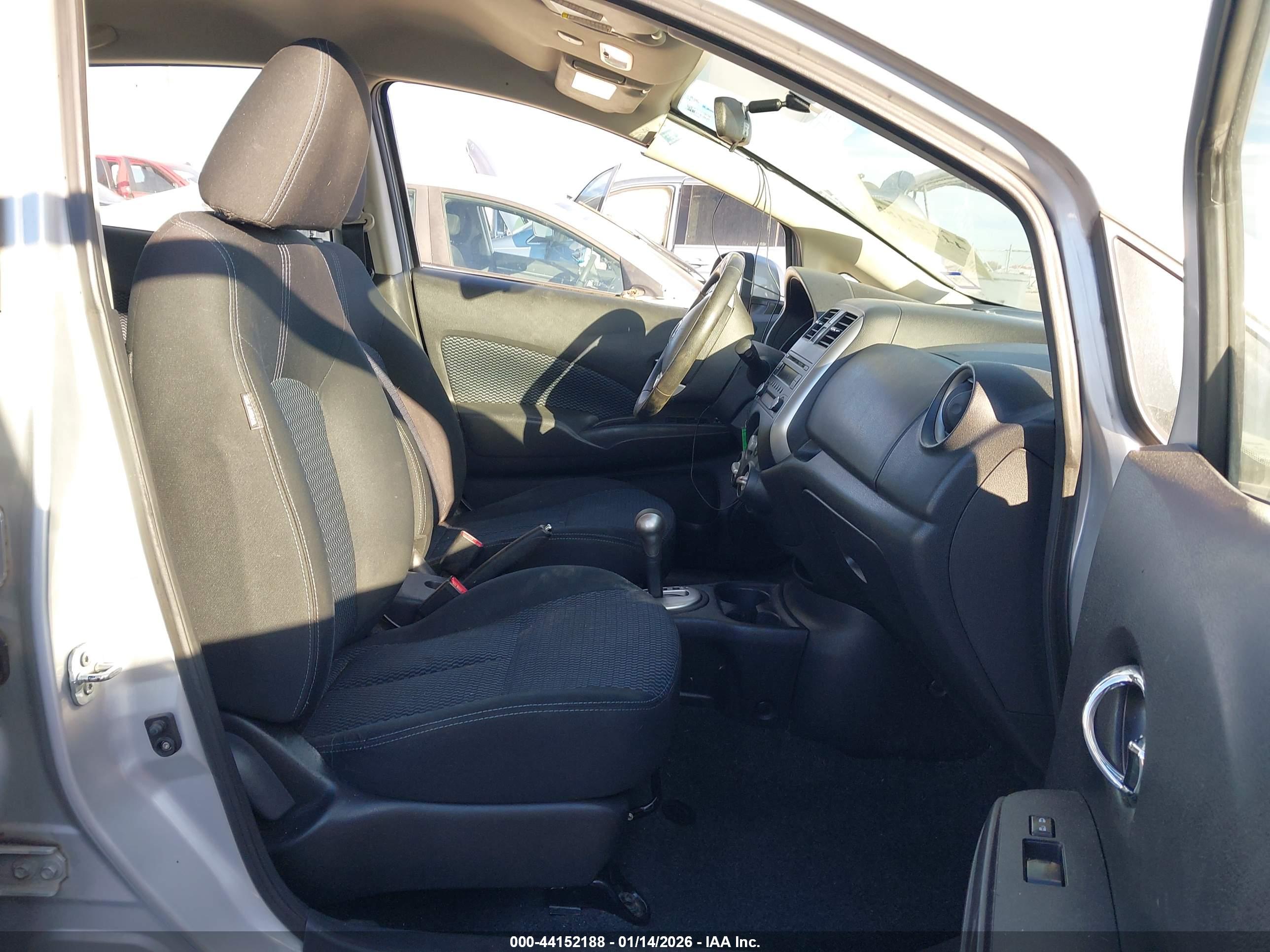 NISSAN VERSA image 5