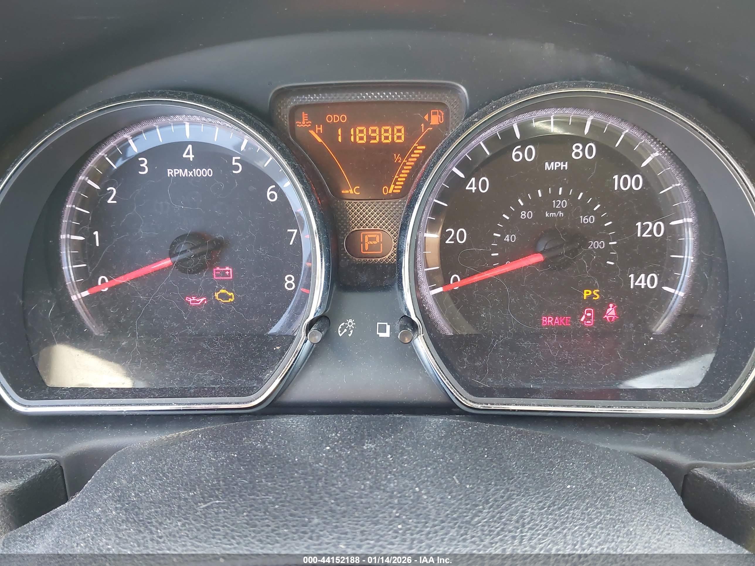 NISSAN VERSA image 7