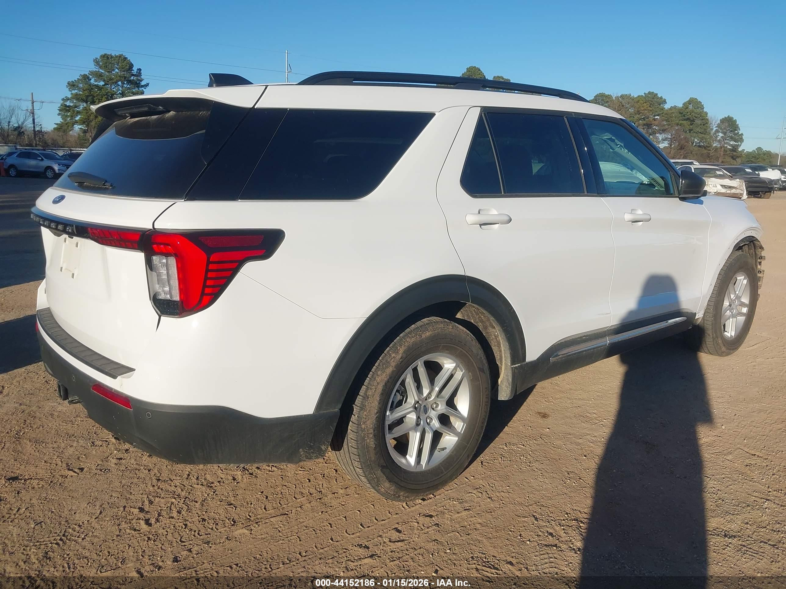 FORD EXPLORER image 4