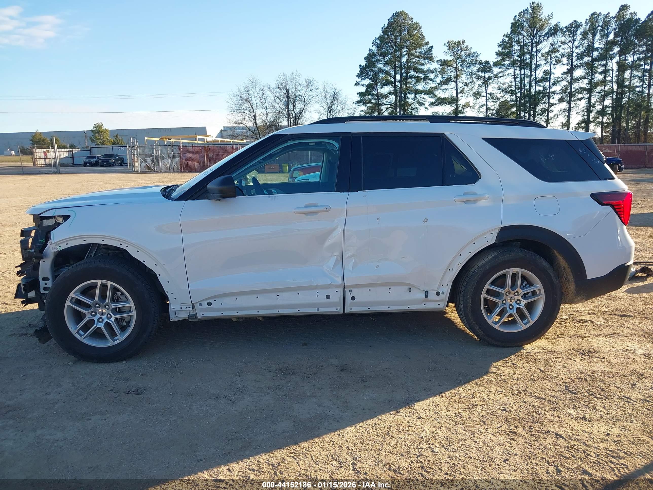 FORD EXPLORER image 6