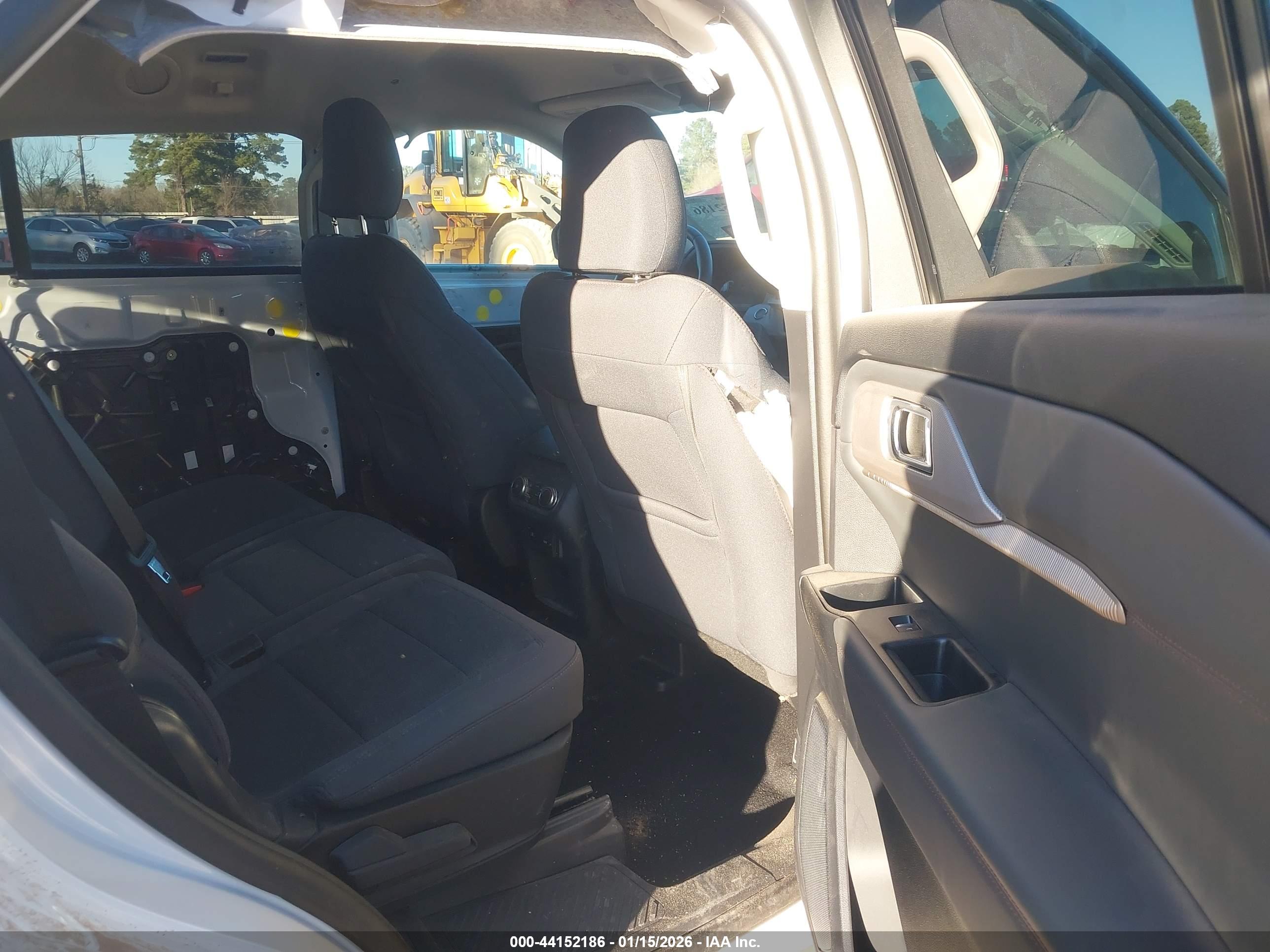 FORD EXPLORER image 8