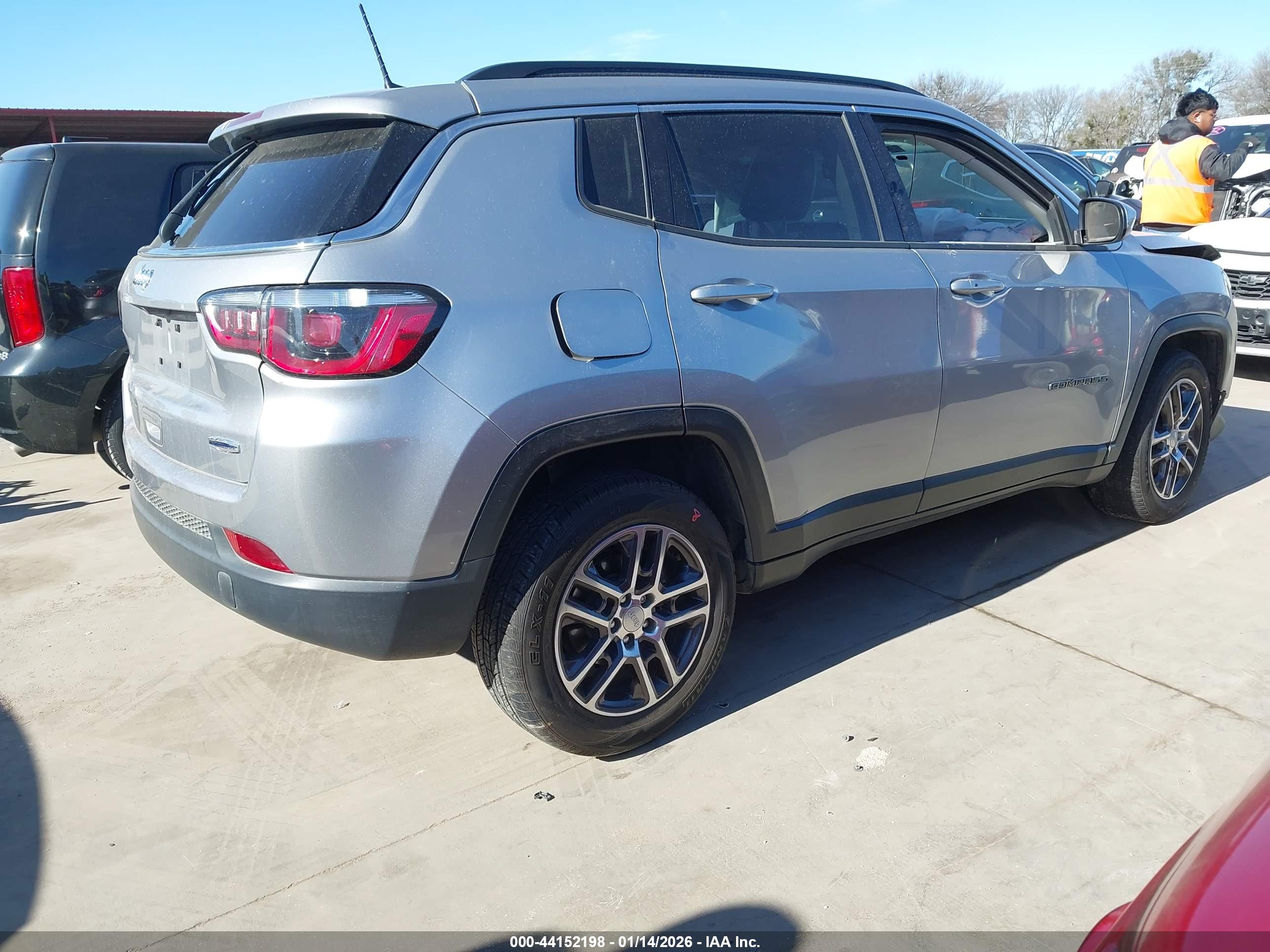 JEEP COMPASS image 4