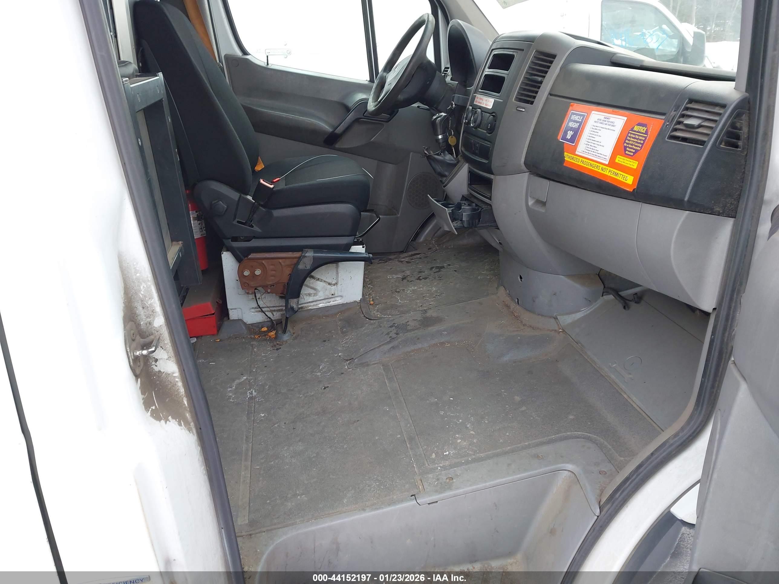 MERCEDES-BENZ SPRINTER image 5
