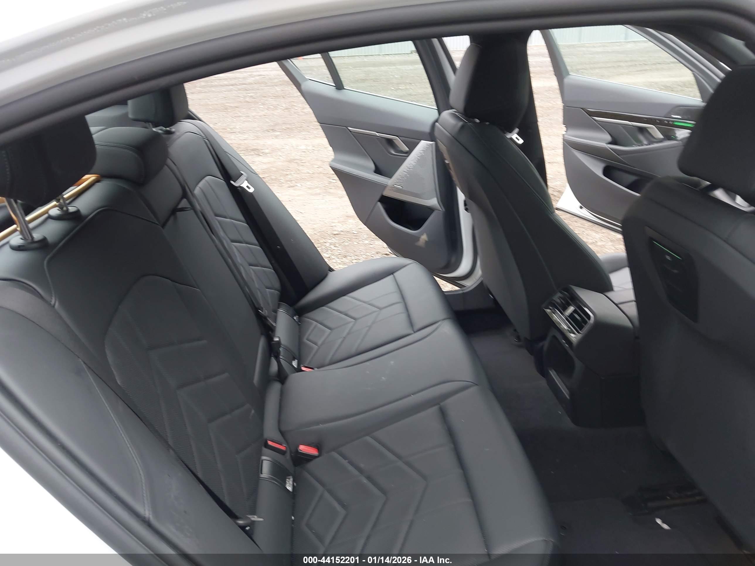 BMW 530I image 8