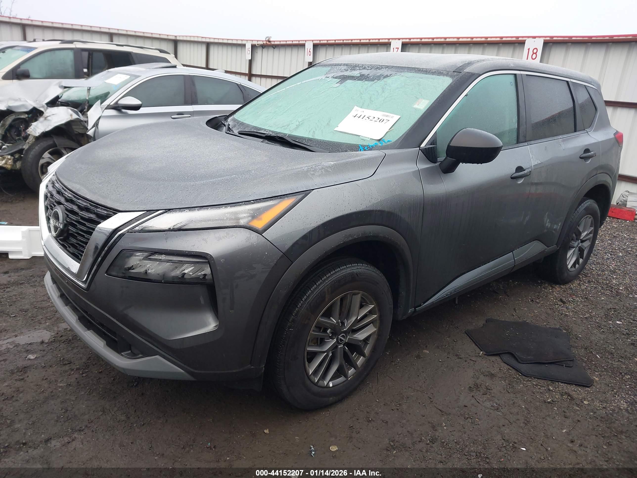 NISSAN ROGUE image 2