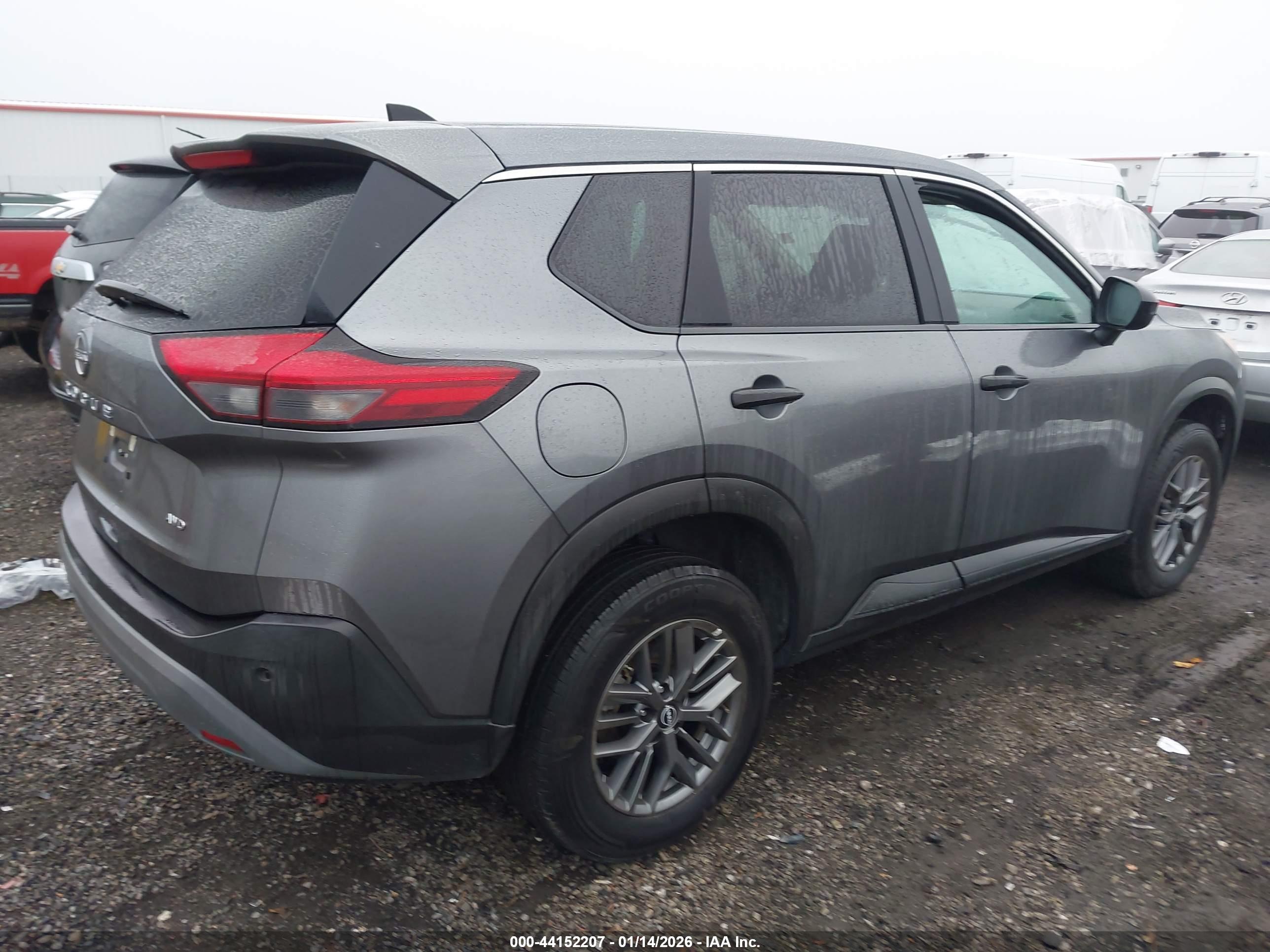 NISSAN ROGUE image 4