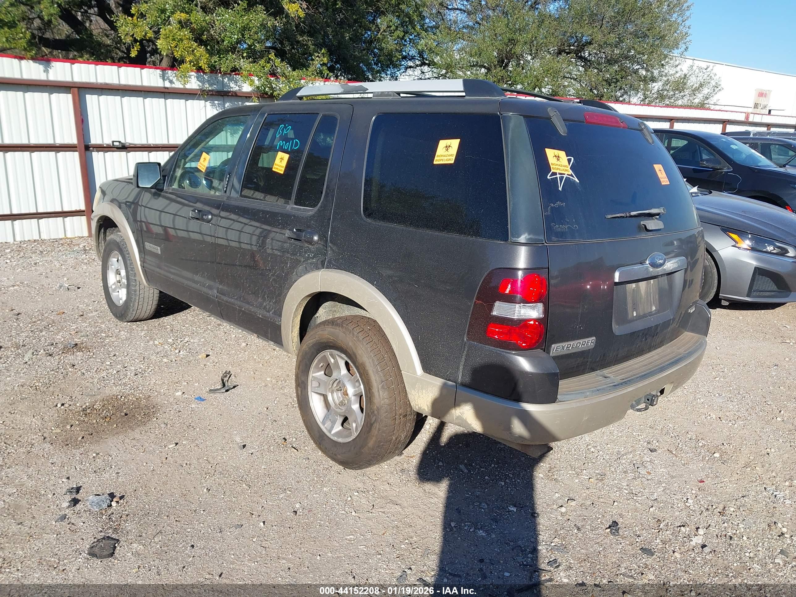 FORD EXPLORER image 3