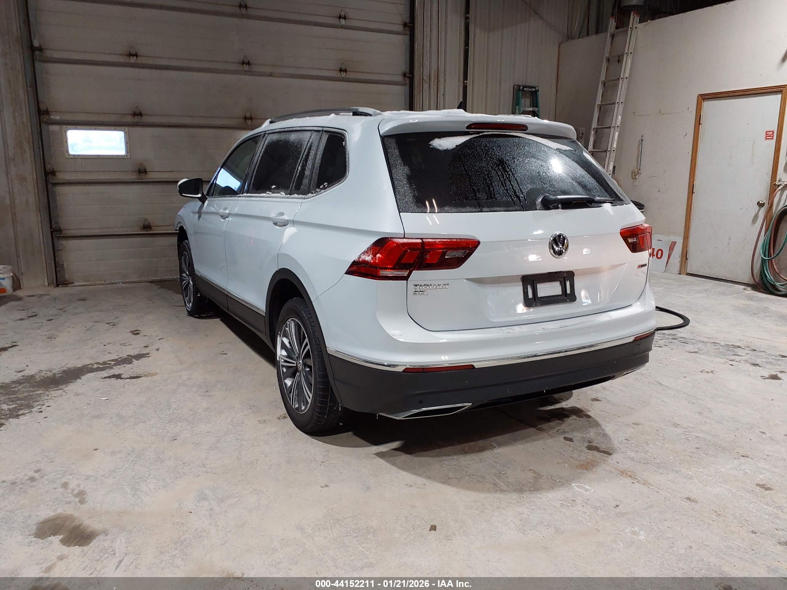 VOLKSWAGEN TIGUAN image 3