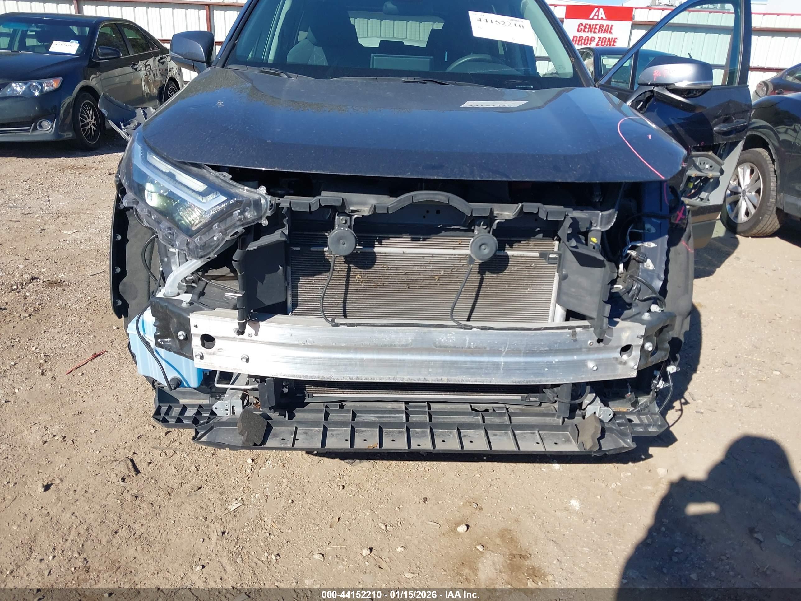 TOYOTA RAV4 image 6