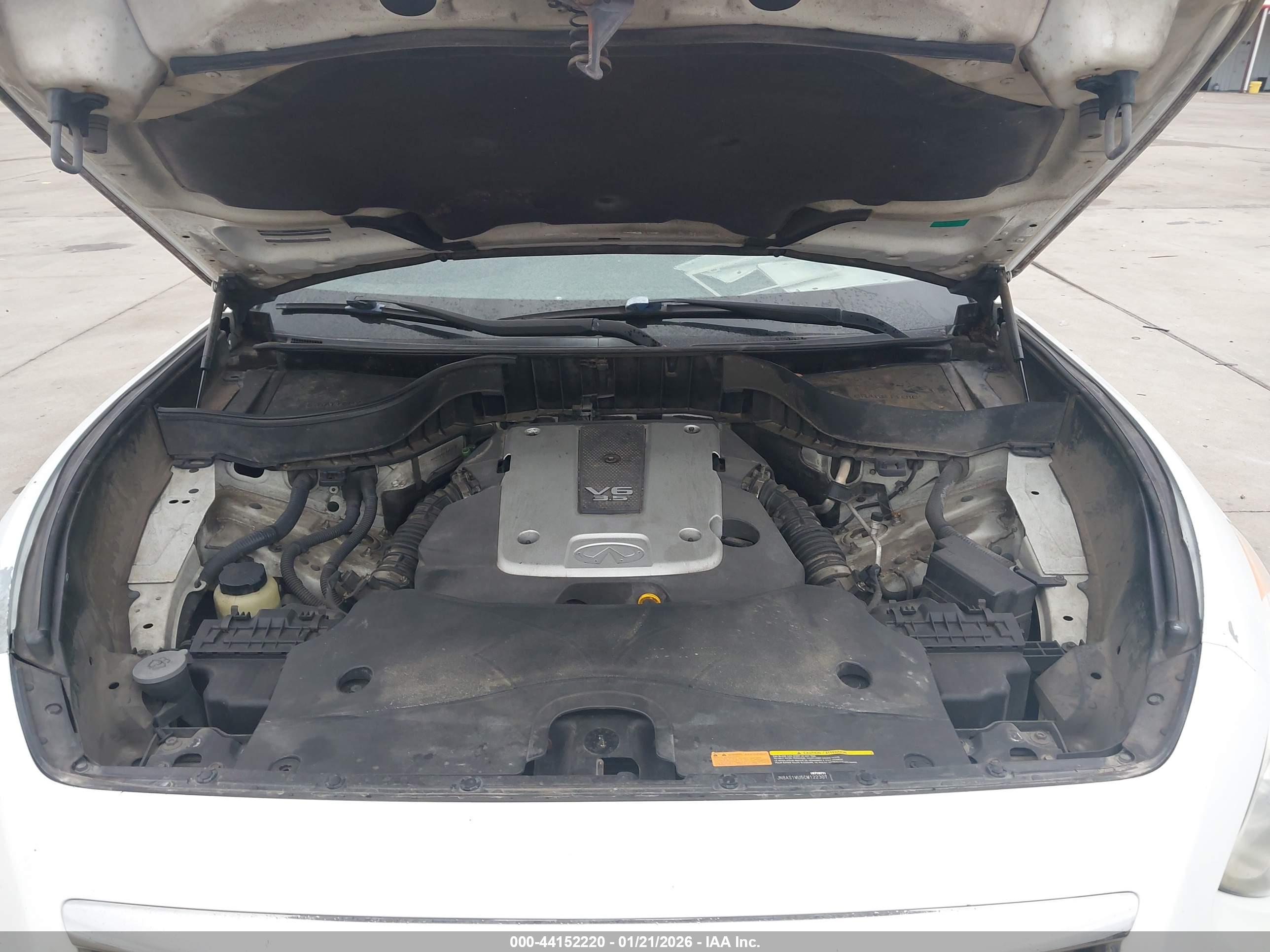 INFINITI FX35 image 10