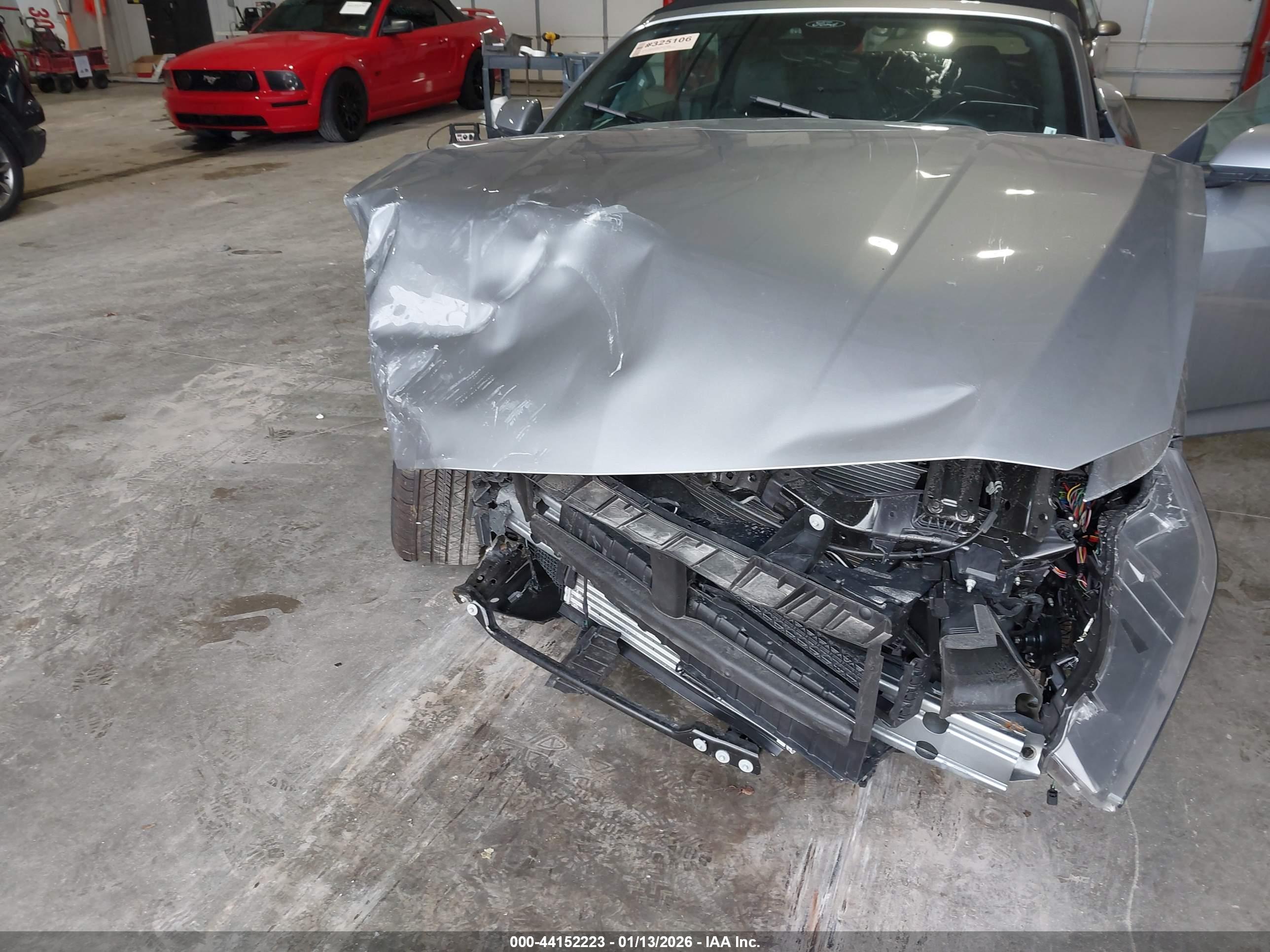 FORD MUSTANG image 6