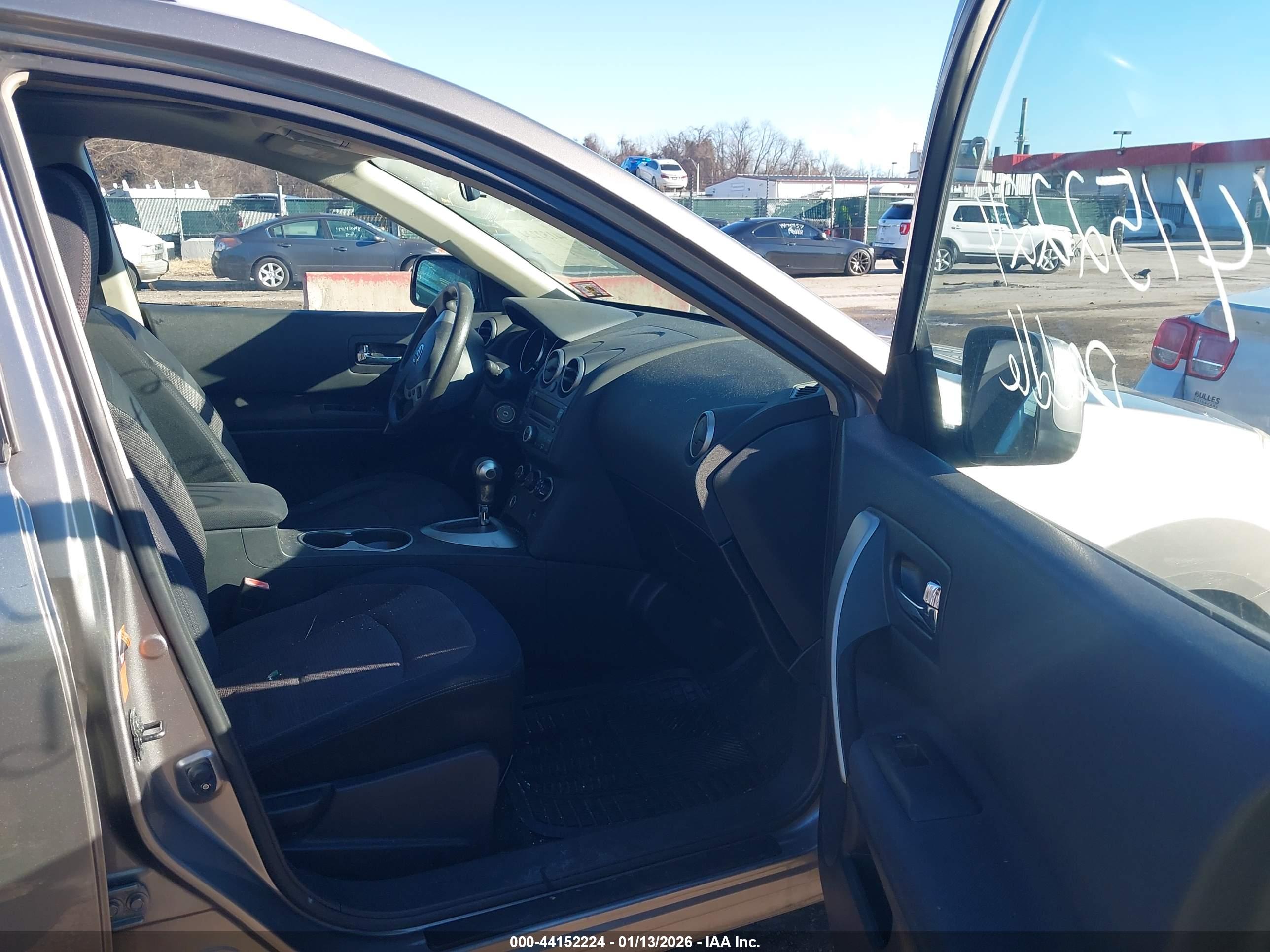 NISSAN ROGUE image 5