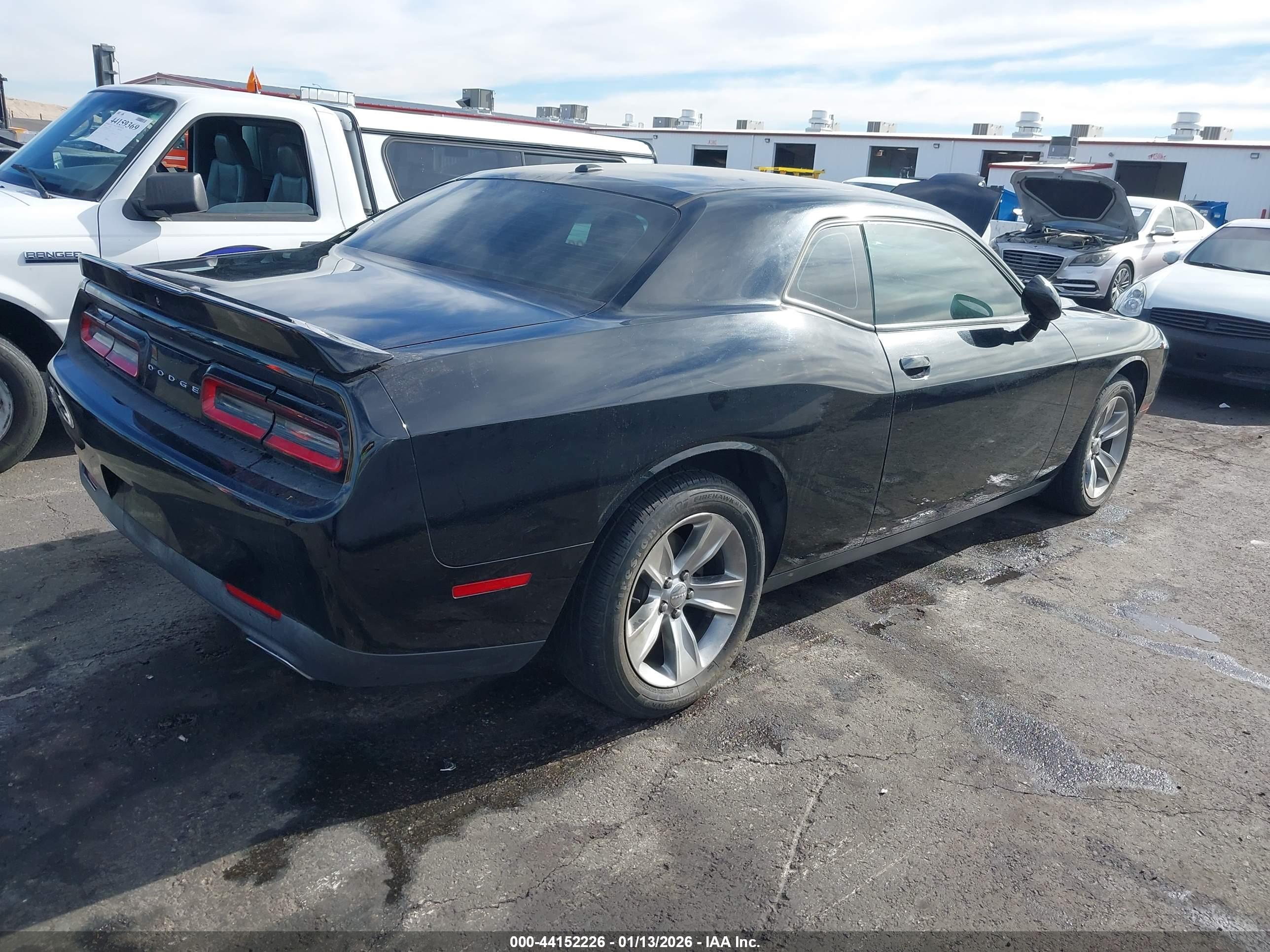 DODGE CHALLENGER image 4