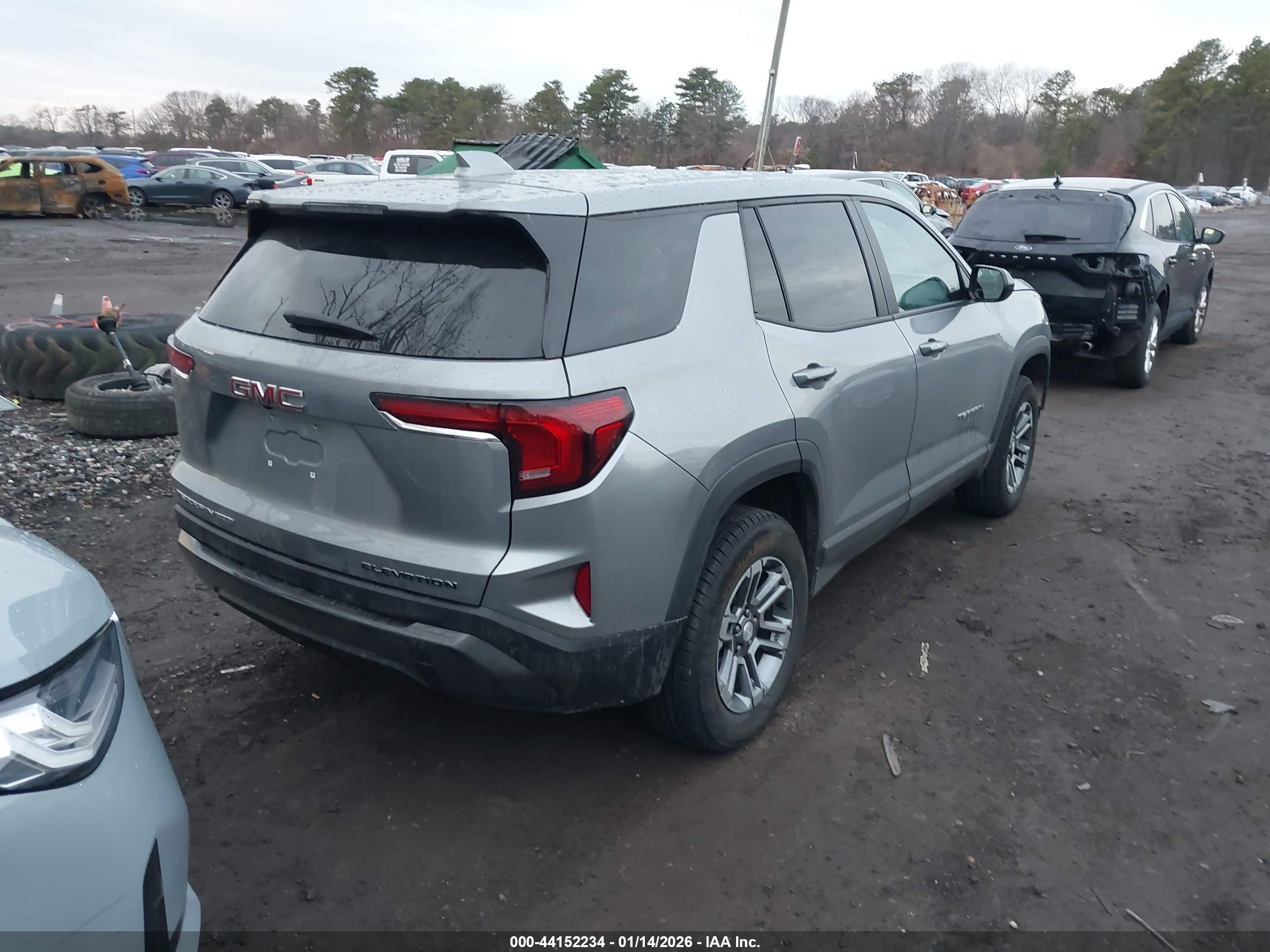 GMC TERRAIN image 4