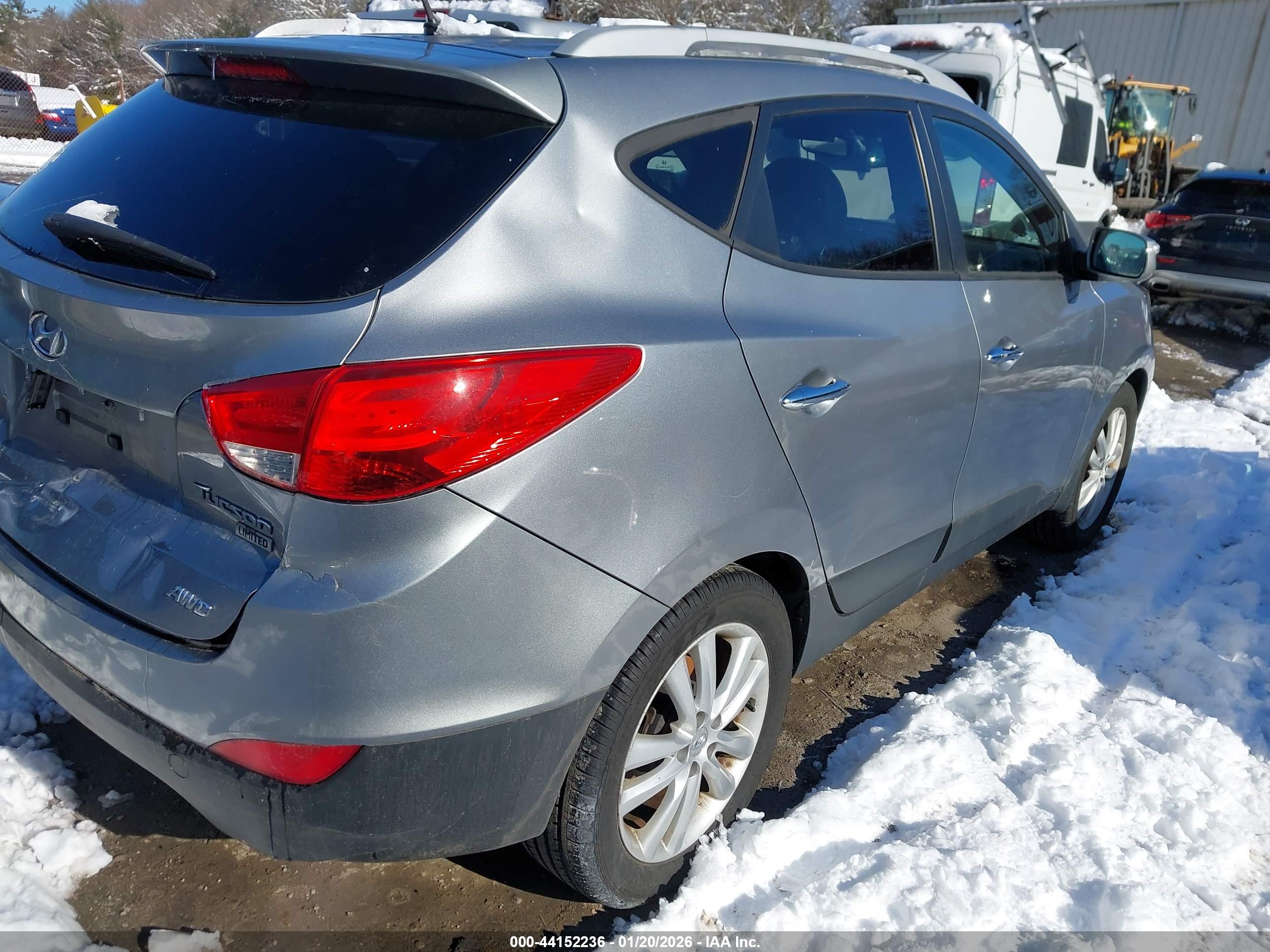 HYUNDAI TUCSON image 4