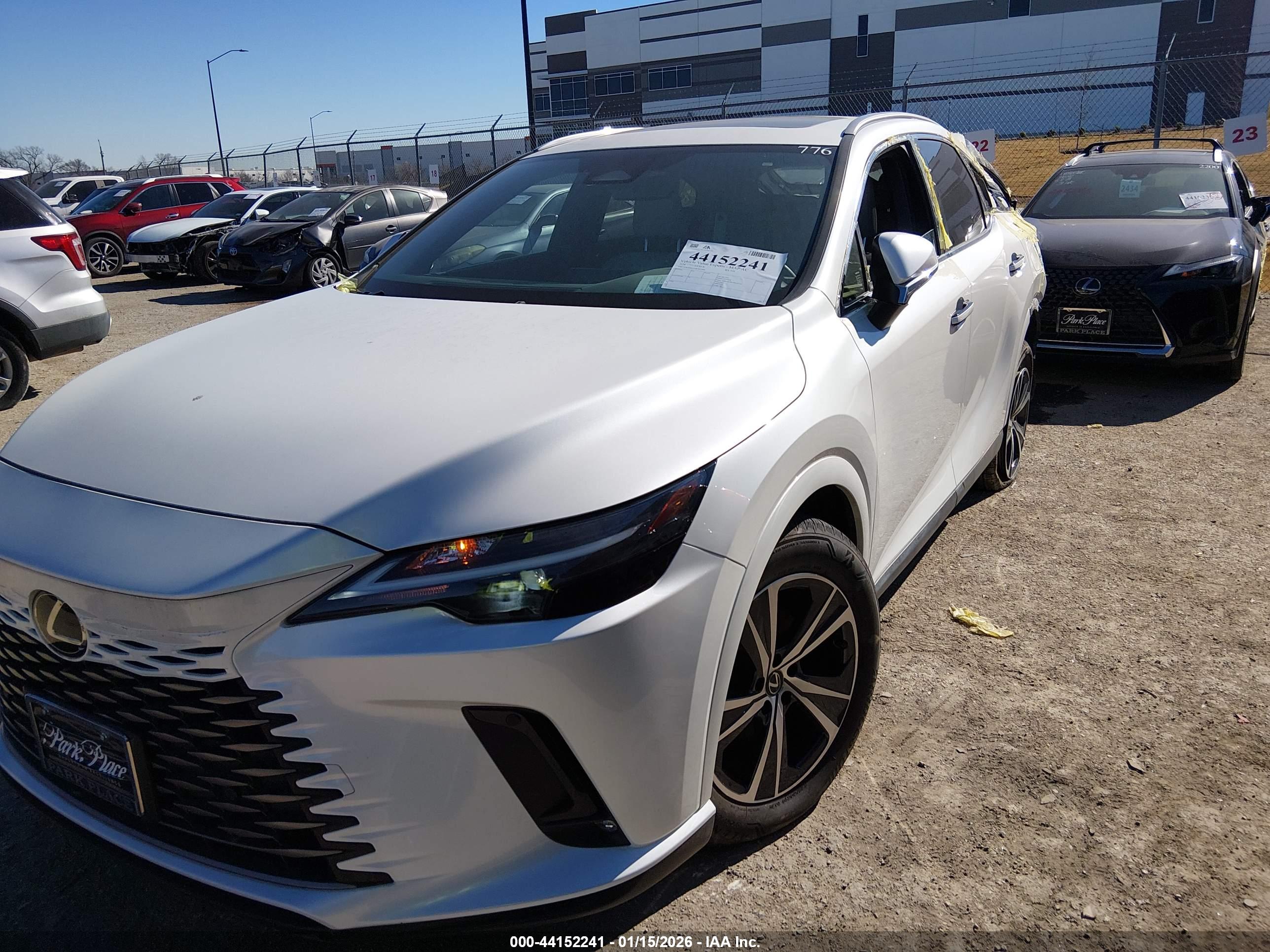LEXUS RX image 2