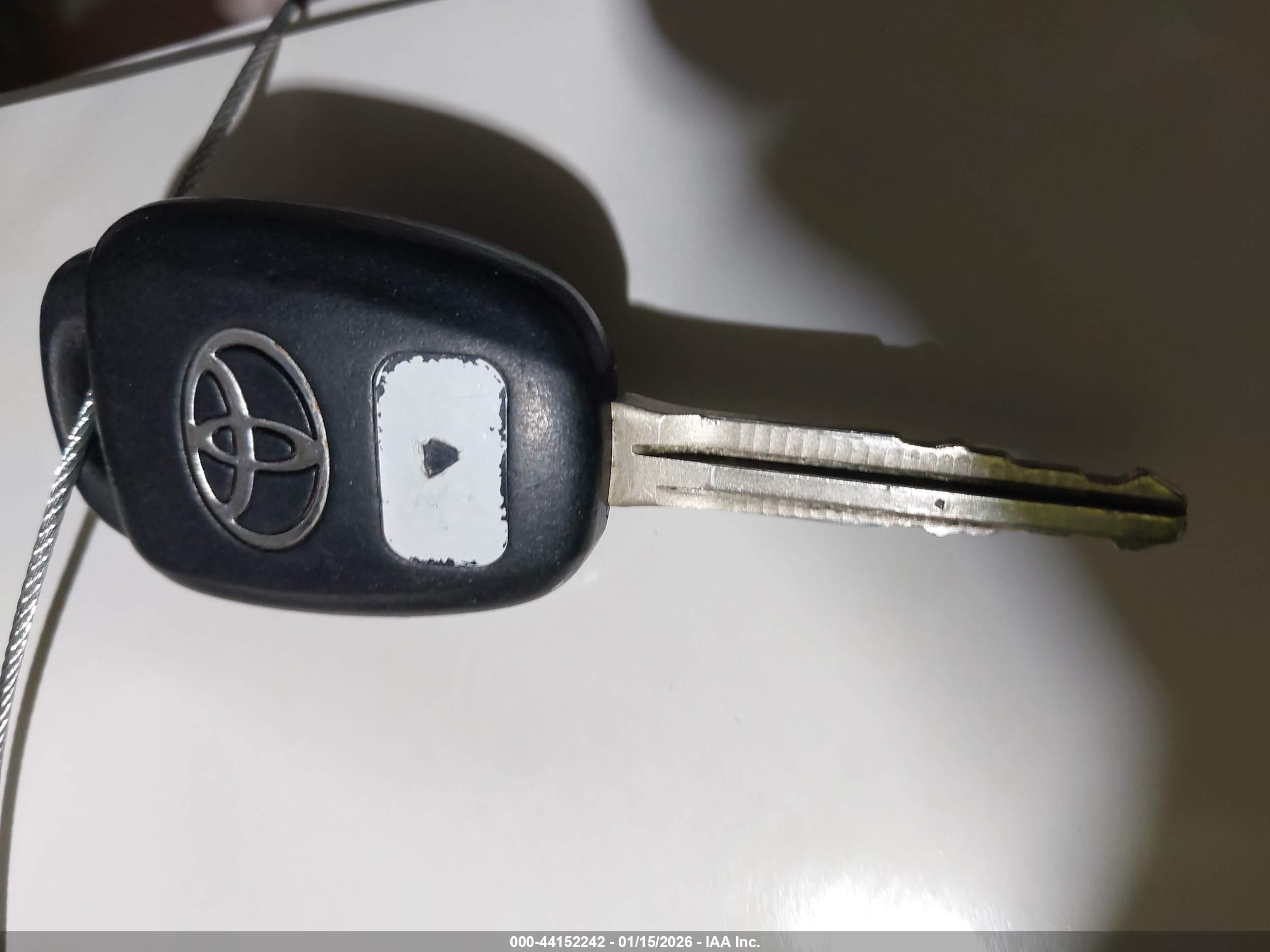 TOYOTA CAMRY image 11