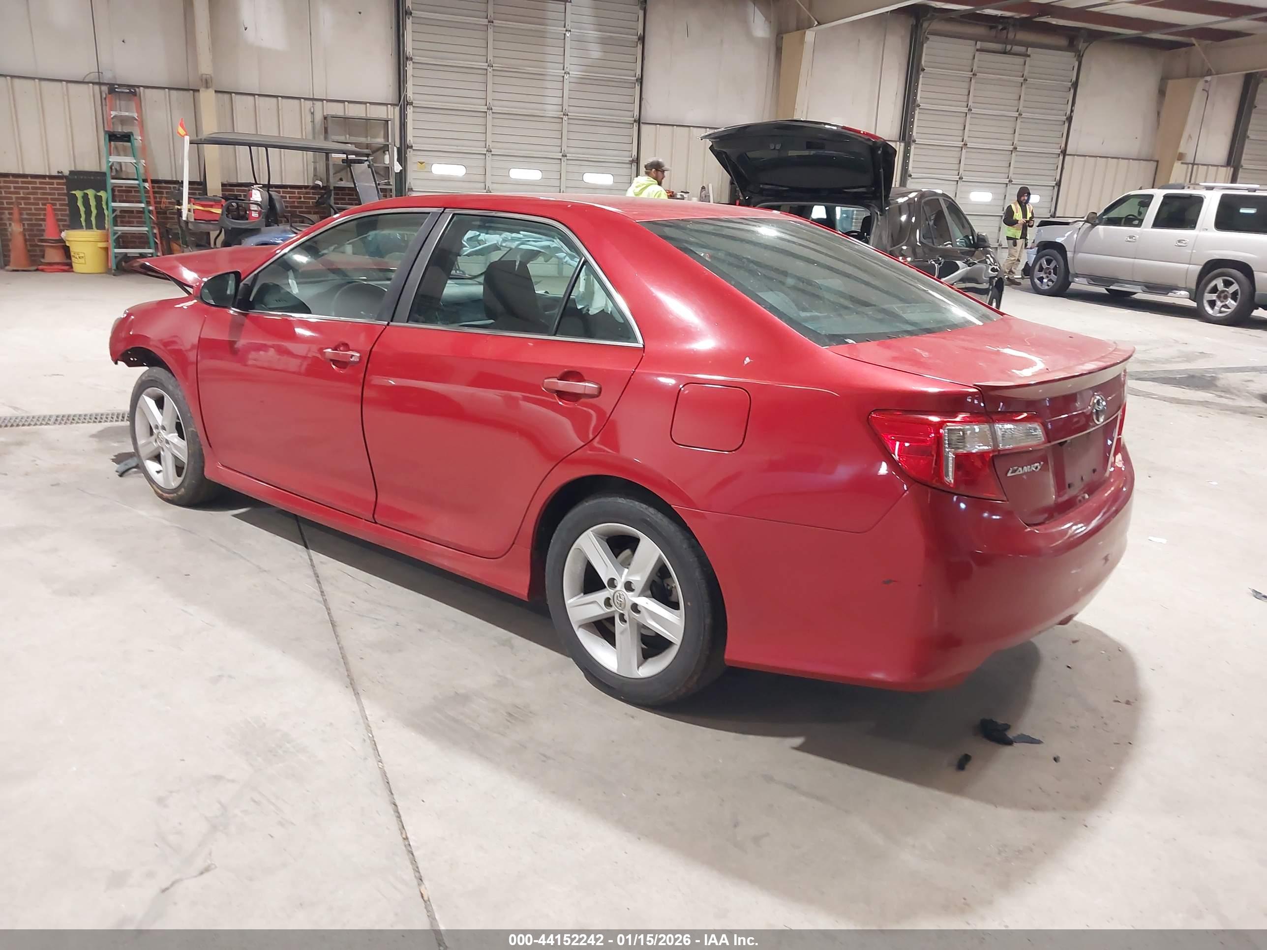TOYOTA CAMRY image 3