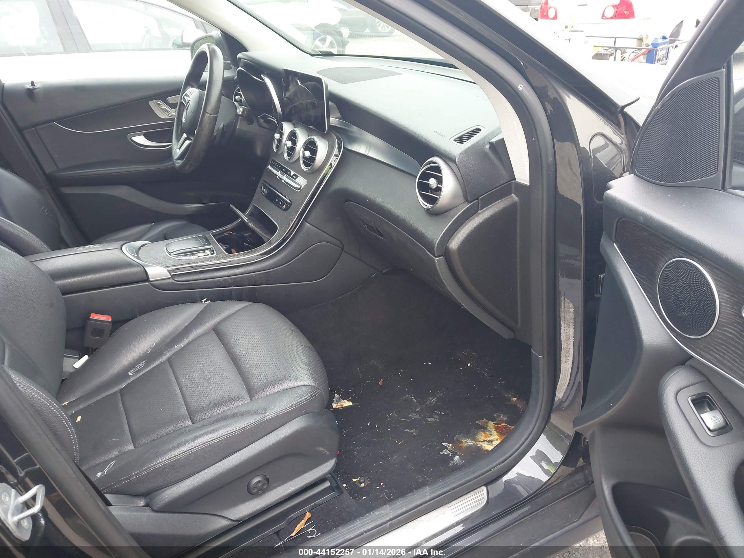 MERCEDES-BENZ GLC image 5
