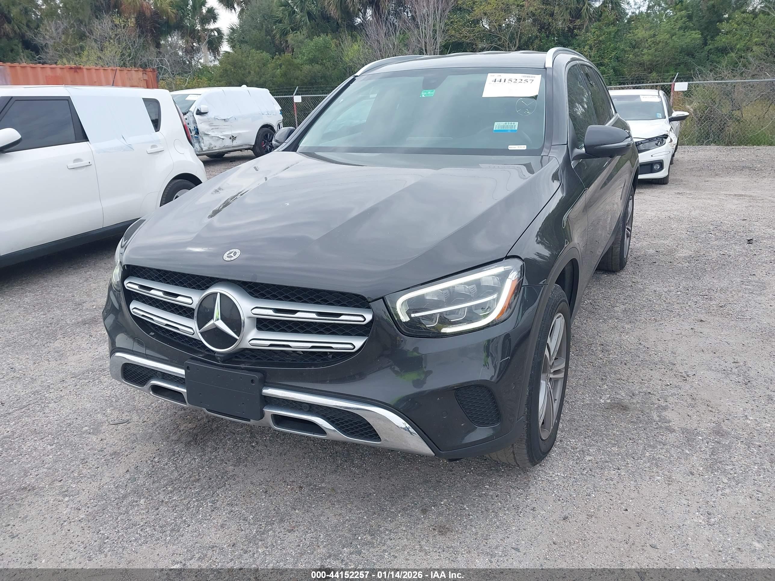 MERCEDES-BENZ GLC image 6