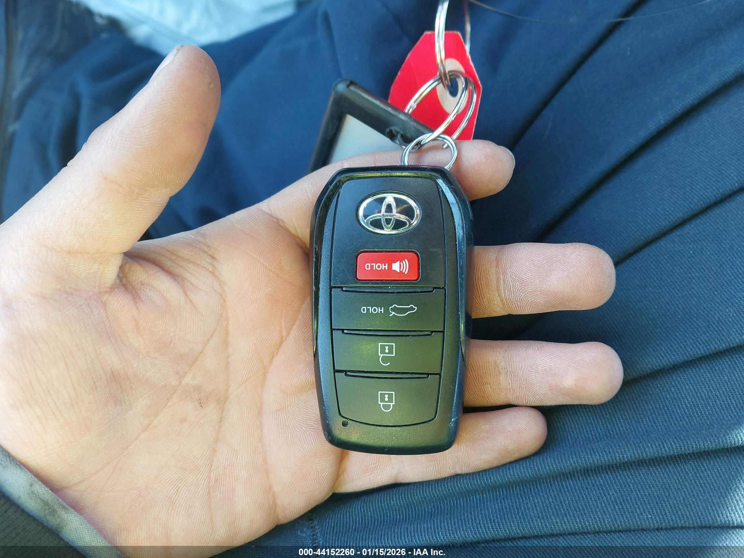TOYOTA CAMRY image 11