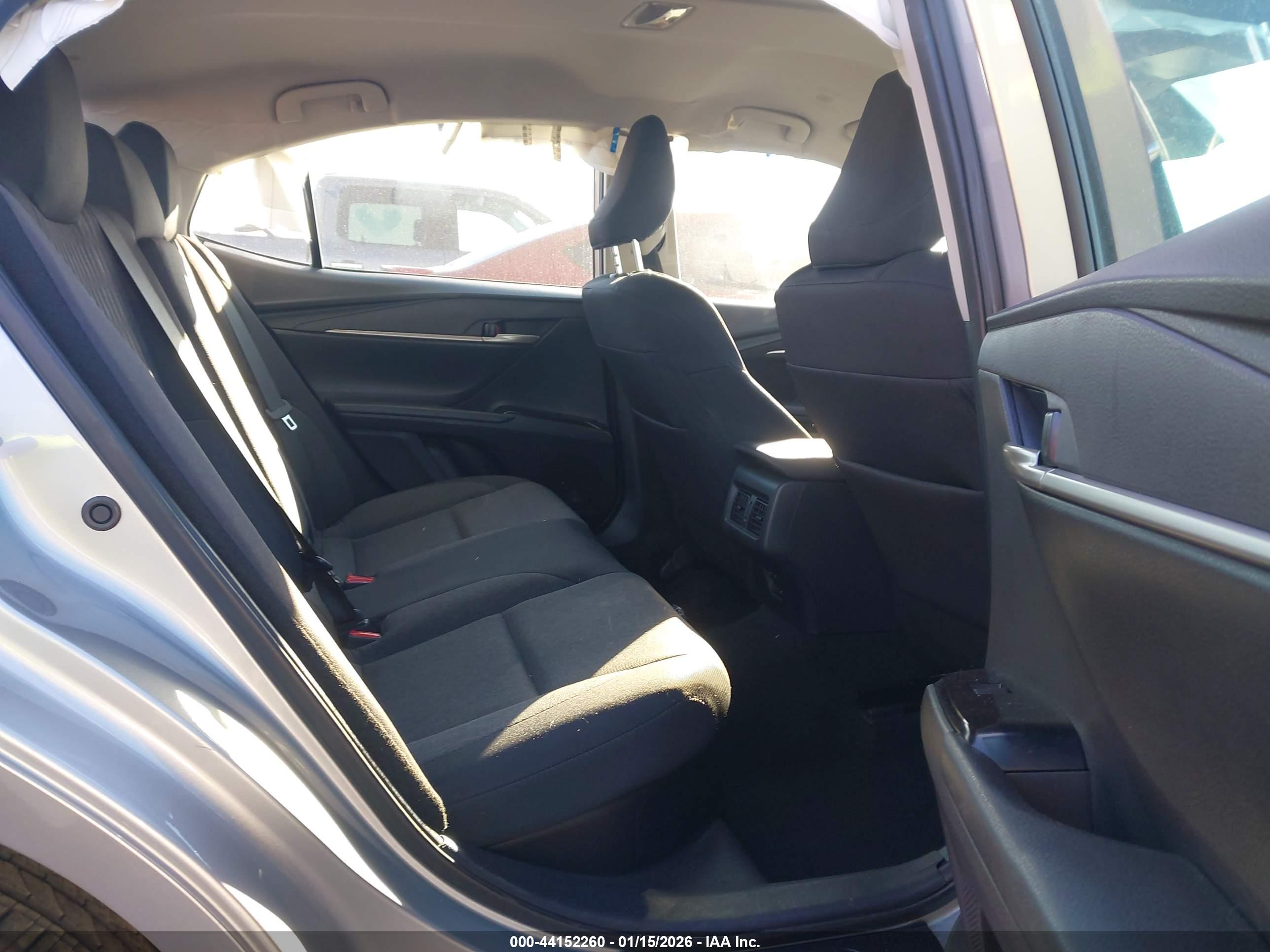TOYOTA CAMRY image 8