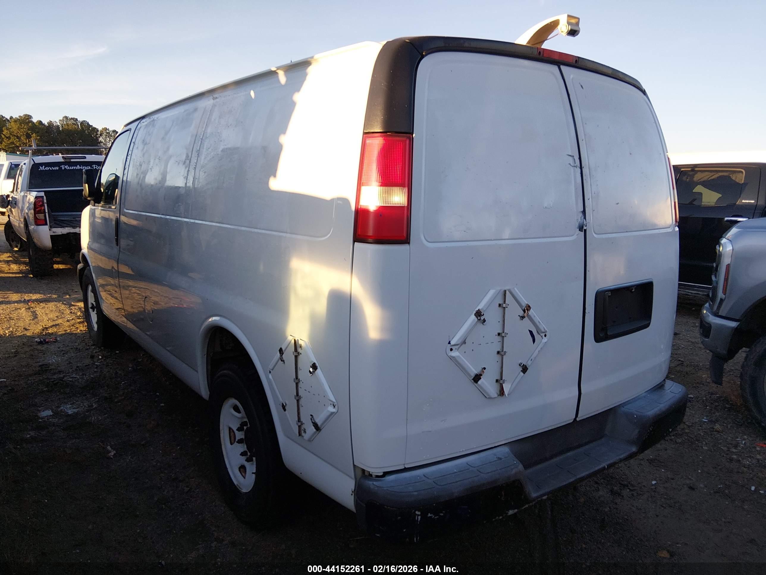 GMC SAVANA image 3