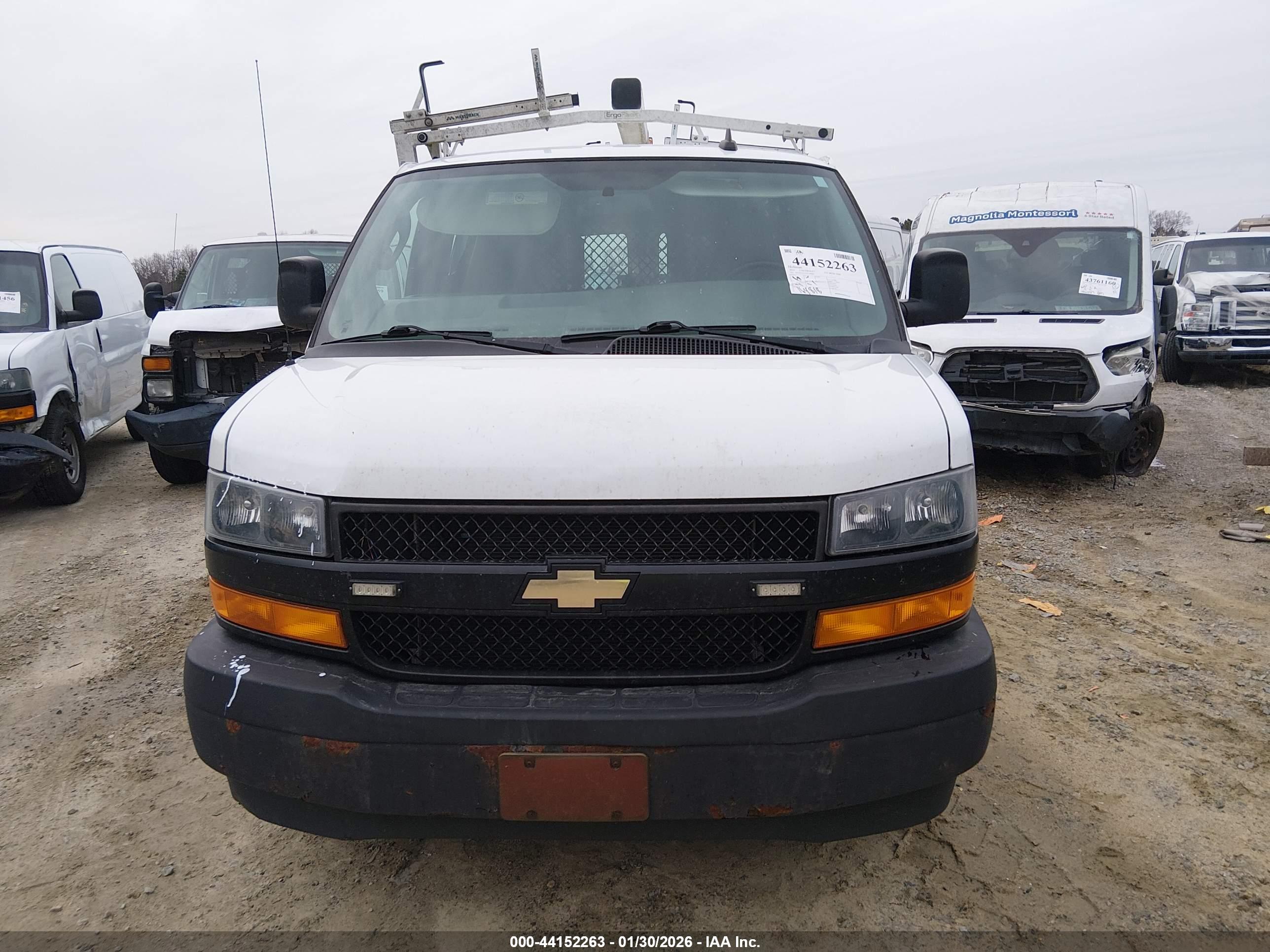 CHEVROLET EXPRESS image 6