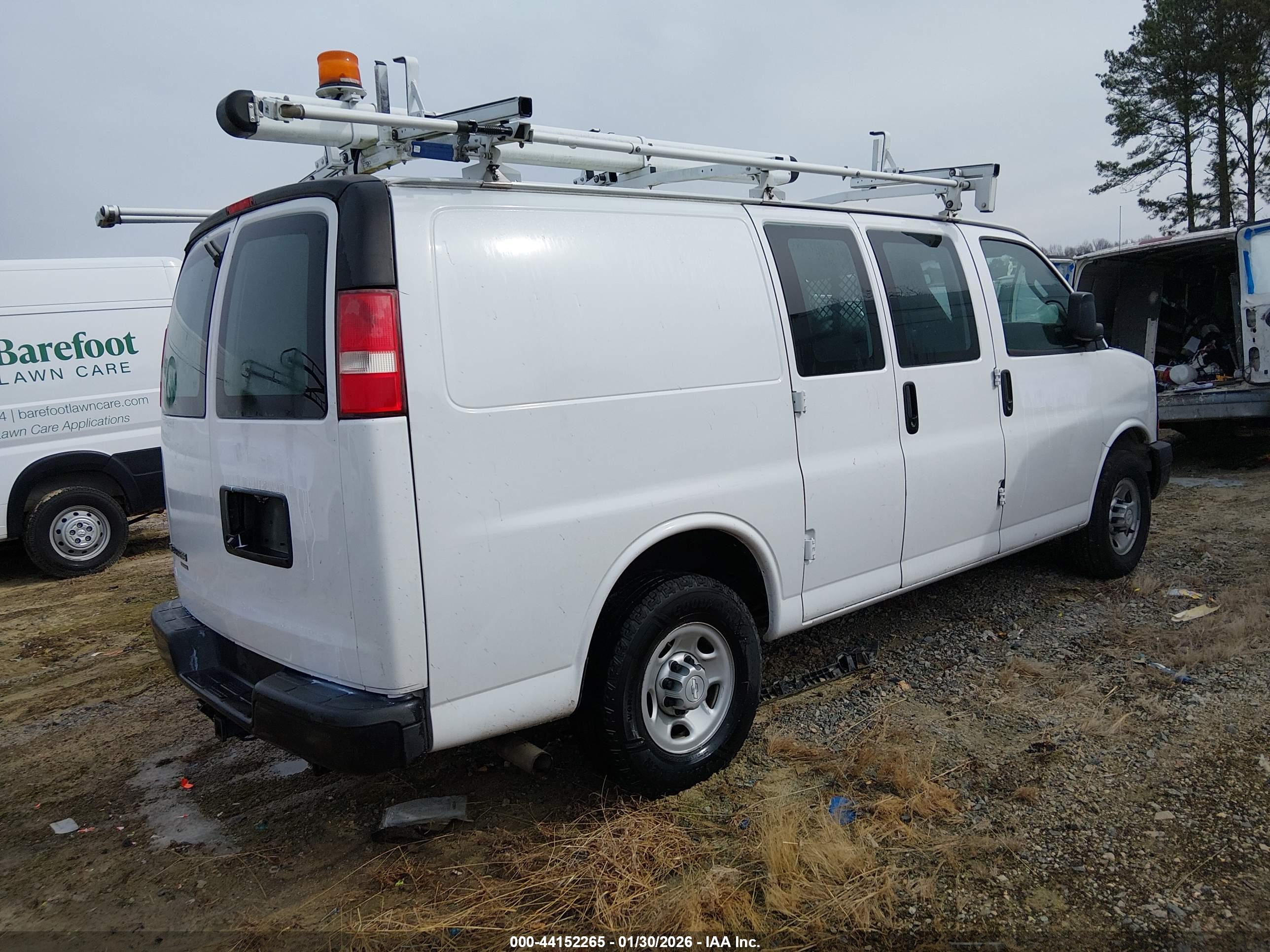 CHEVROLET EXPRESS image 4