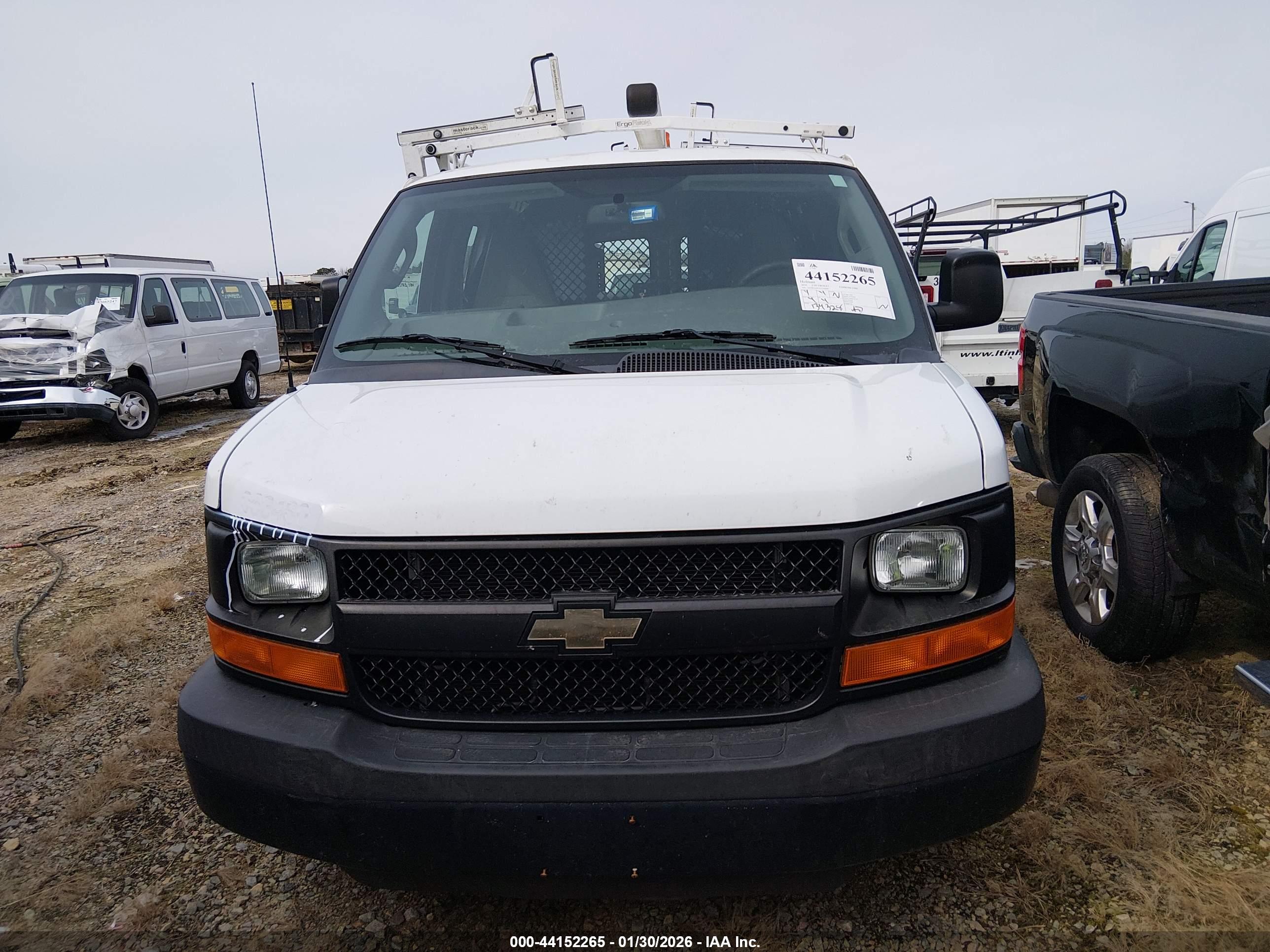 CHEVROLET EXPRESS image 6