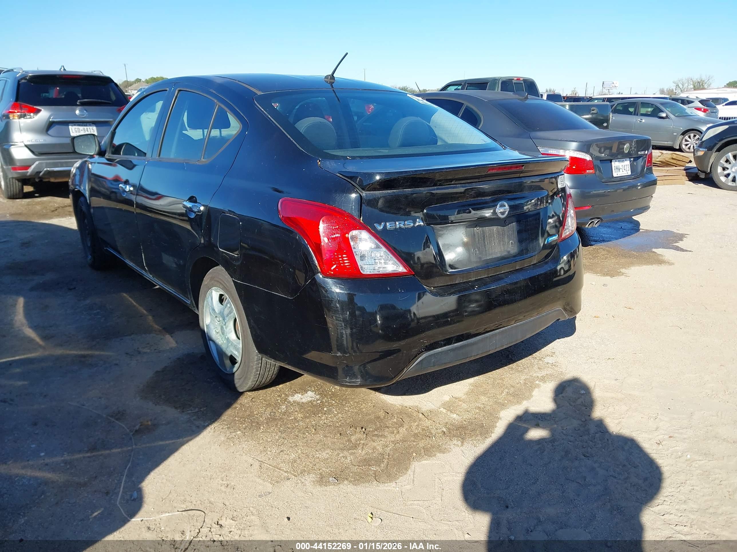 NISSAN VERSA image 3