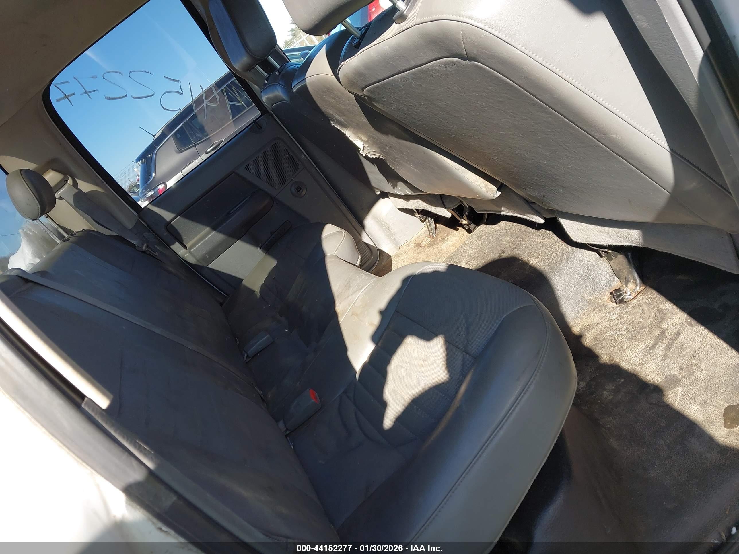 DODGE RAM image 8