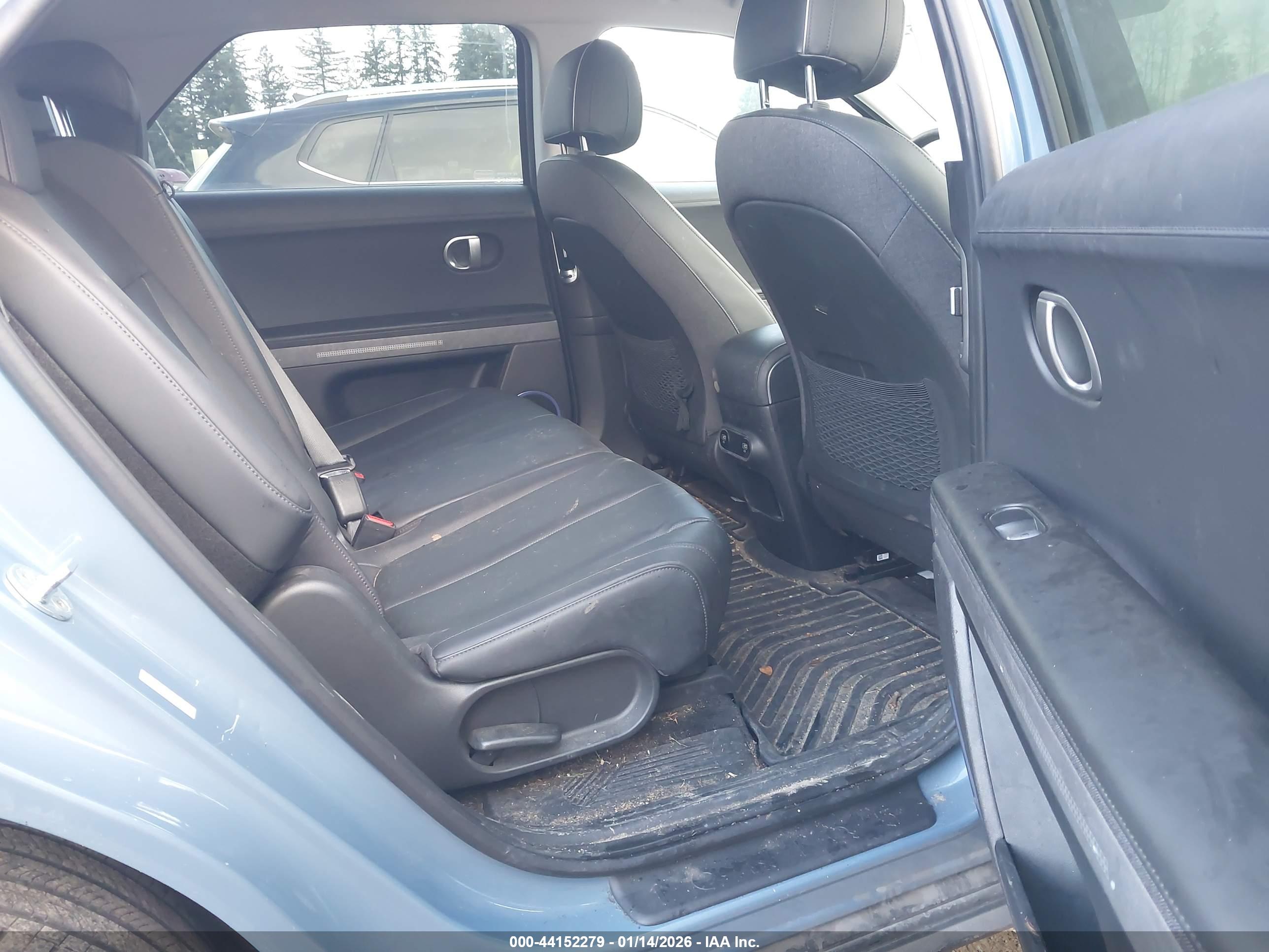 HYUNDAI IONIQ image 8