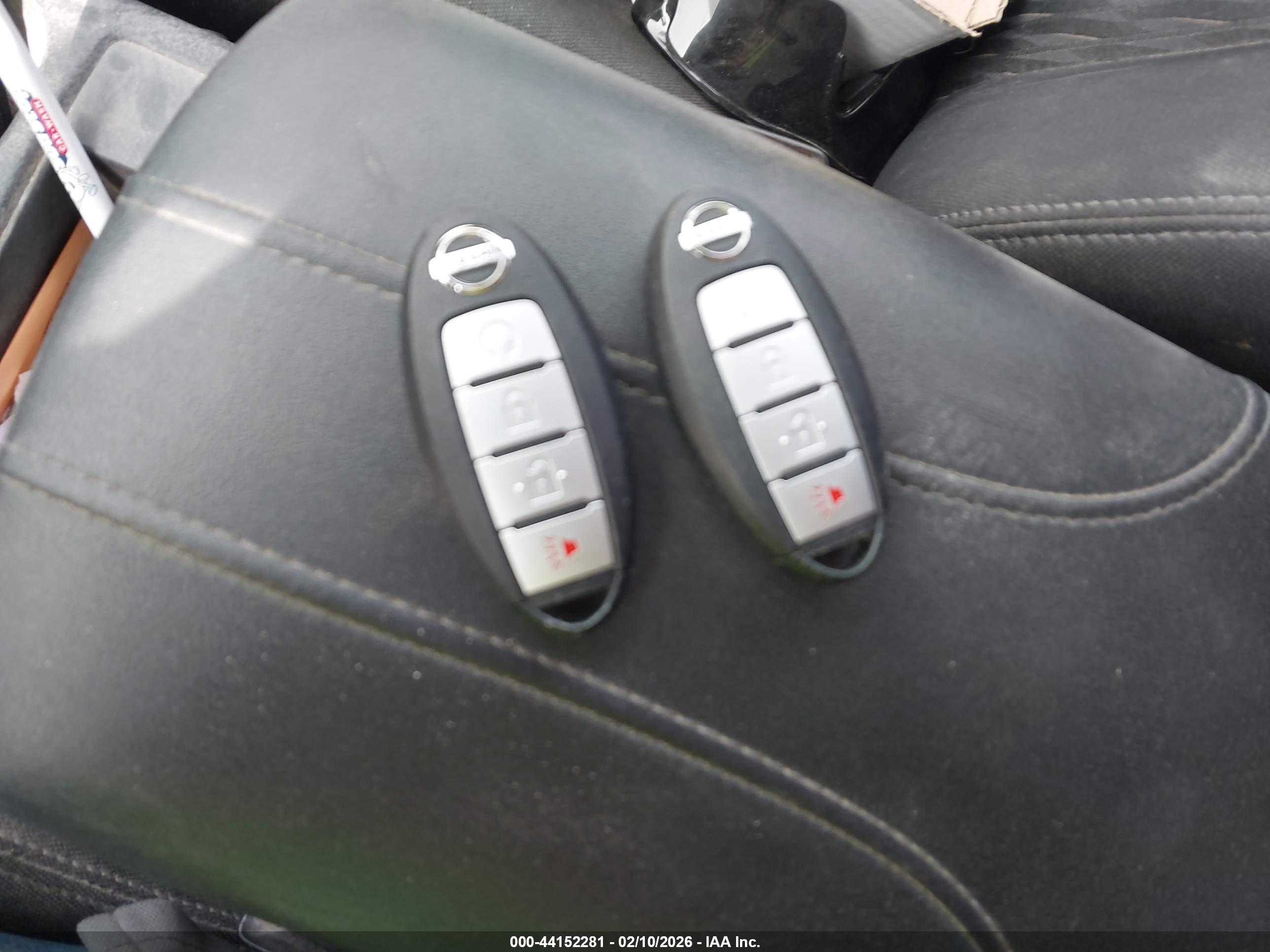 NISSAN ROGUE image 11