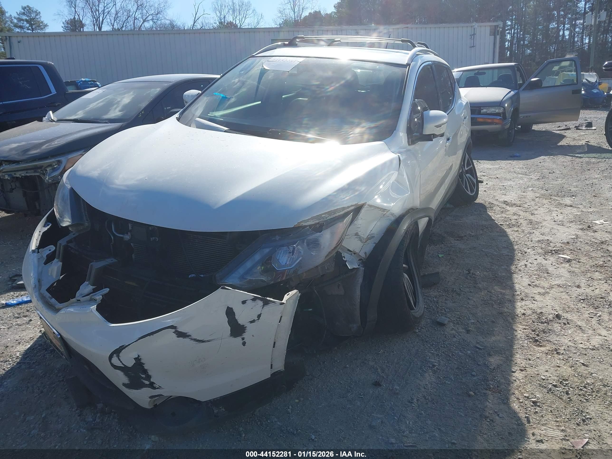 NISSAN ROGUE image 2