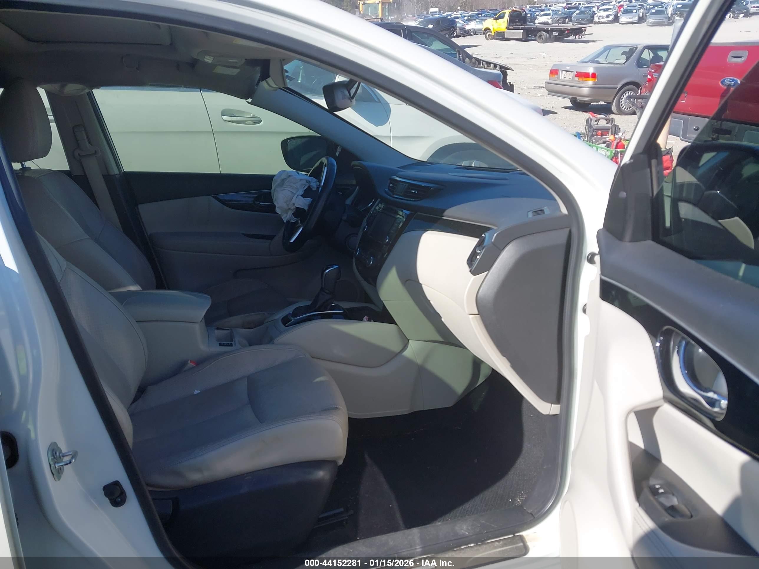 NISSAN ROGUE image 5