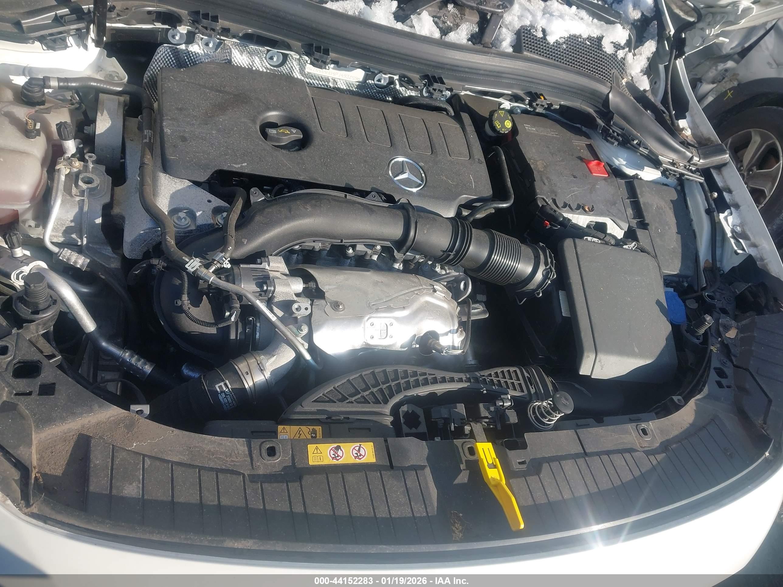 MERCEDES-BENZ GLA image 10