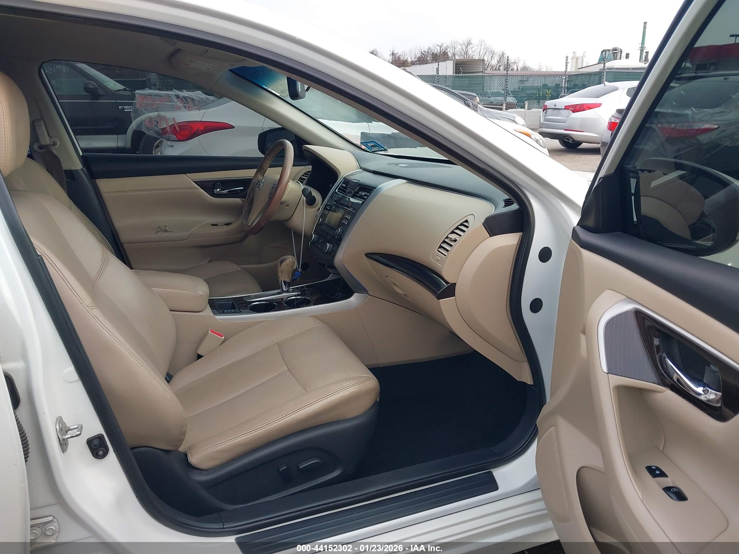 NISSAN ALTIMA image 5