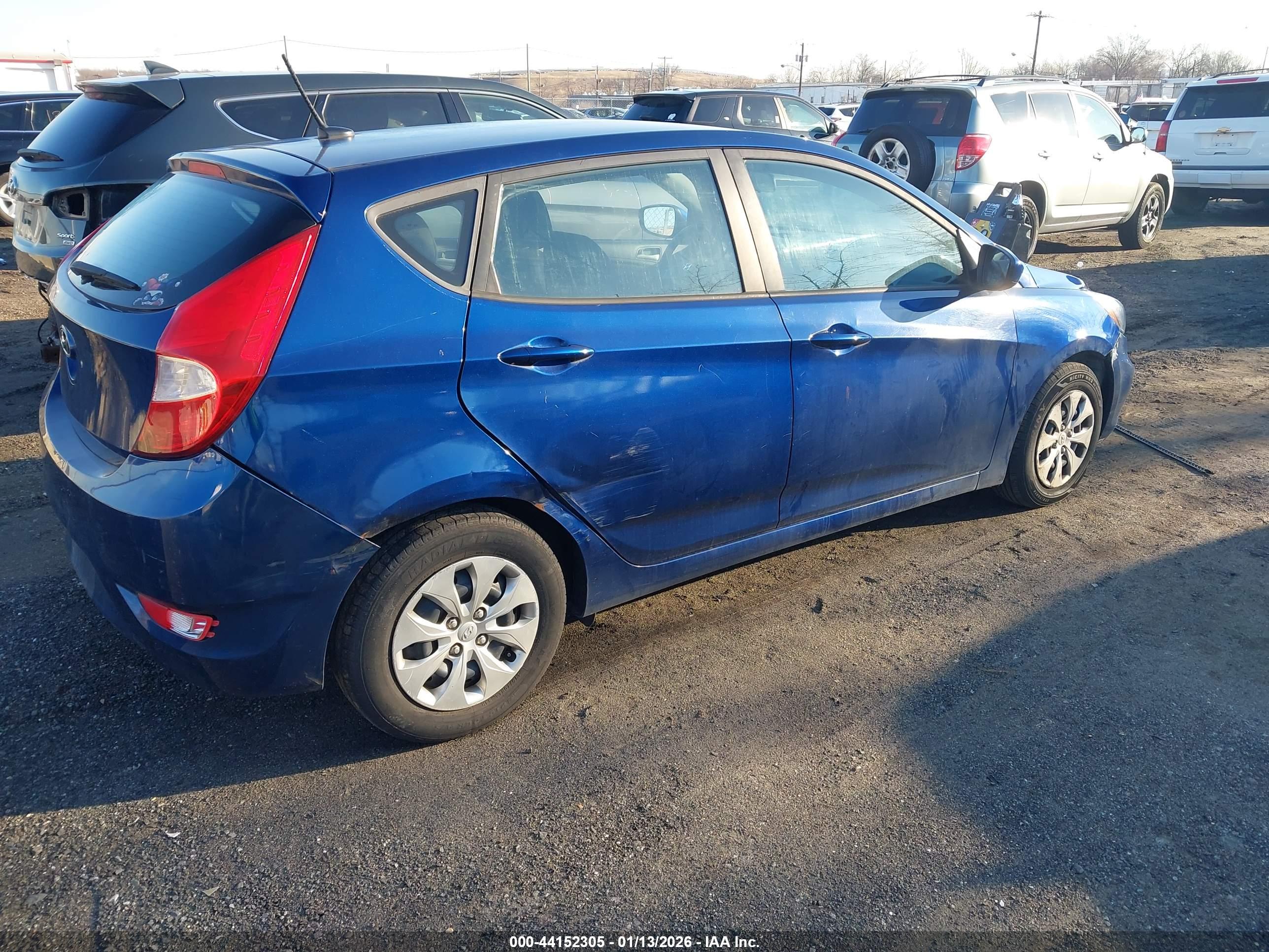 HYUNDAI ACCENT image 4