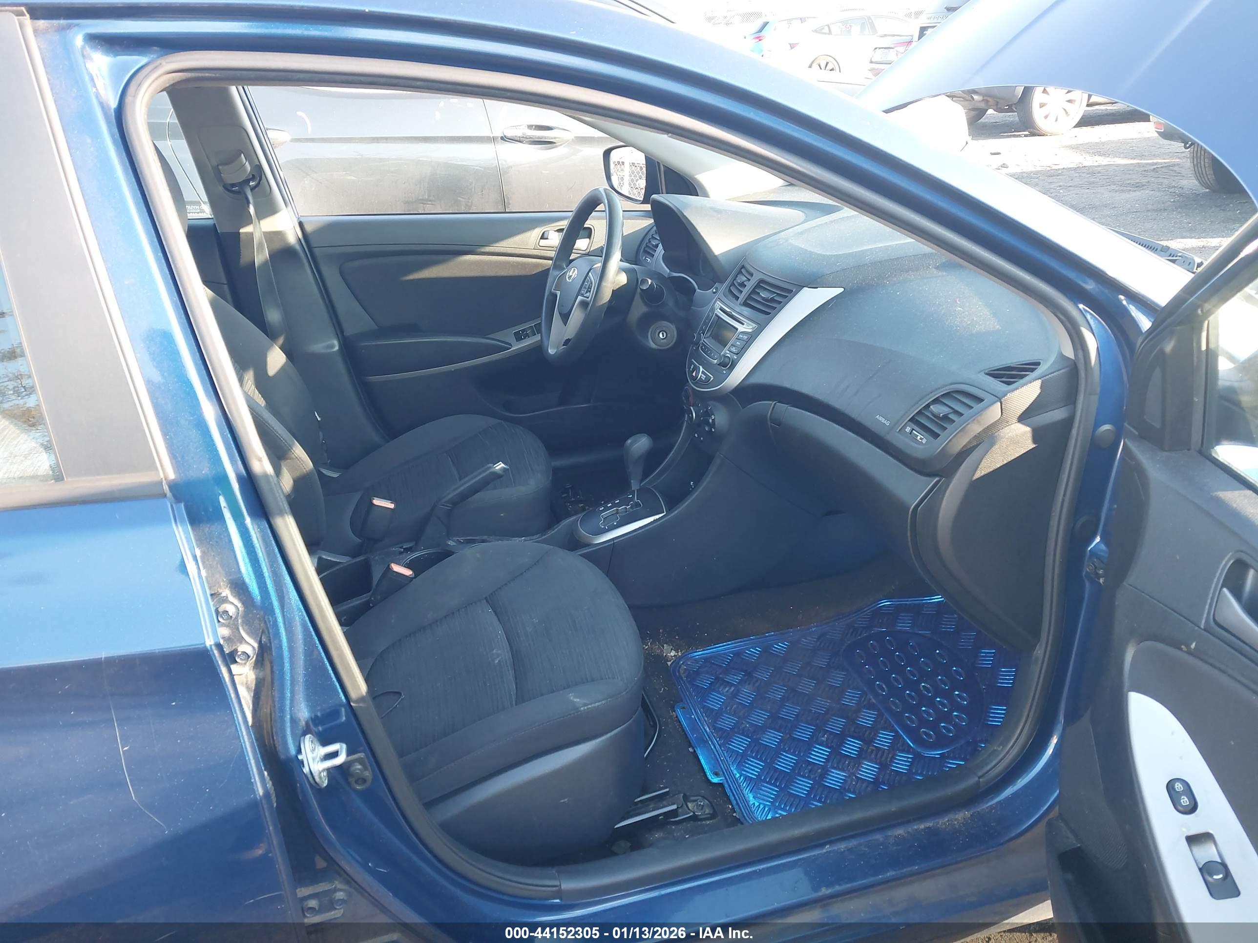 HYUNDAI ACCENT image 5