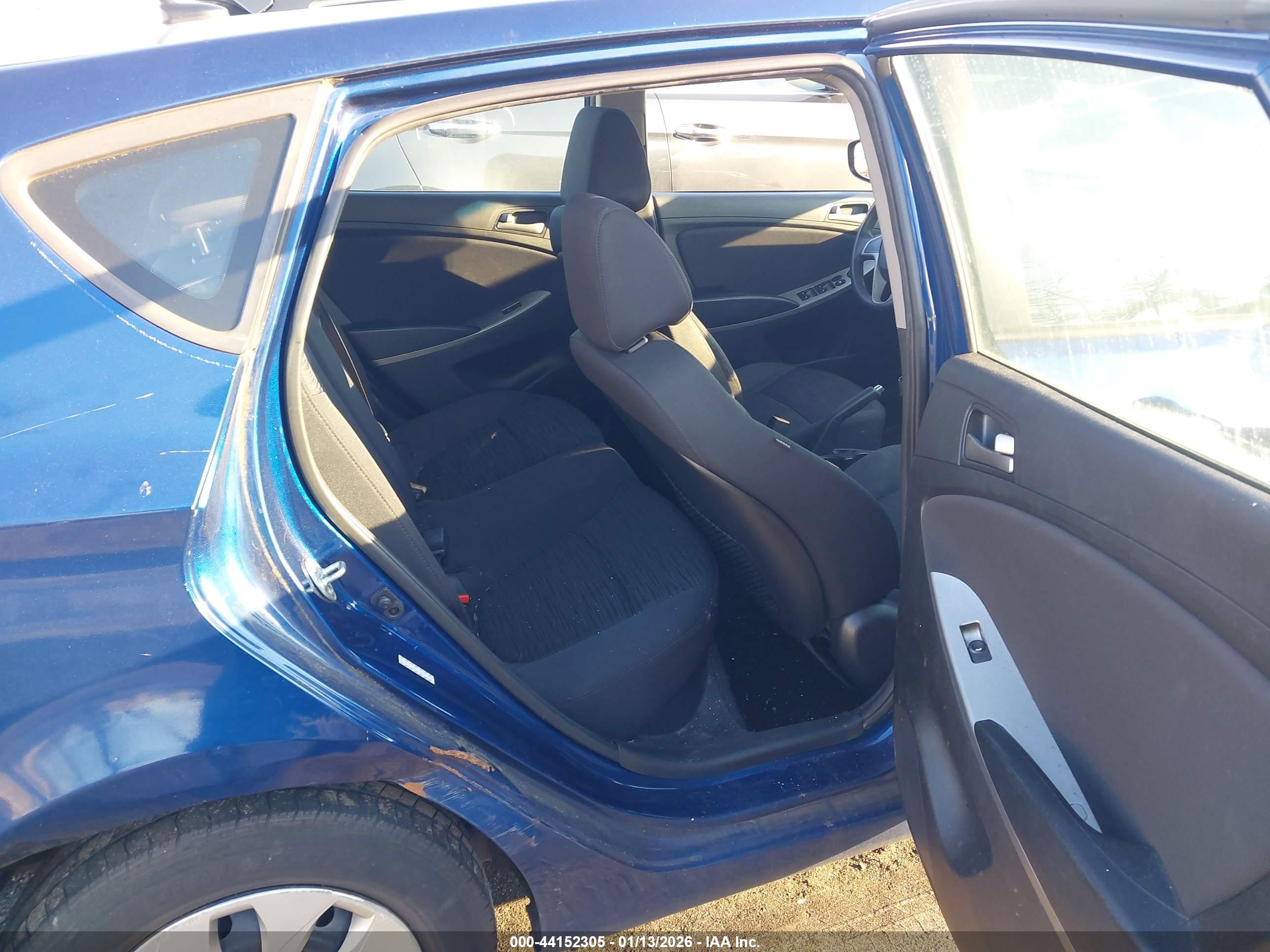 HYUNDAI ACCENT image 8