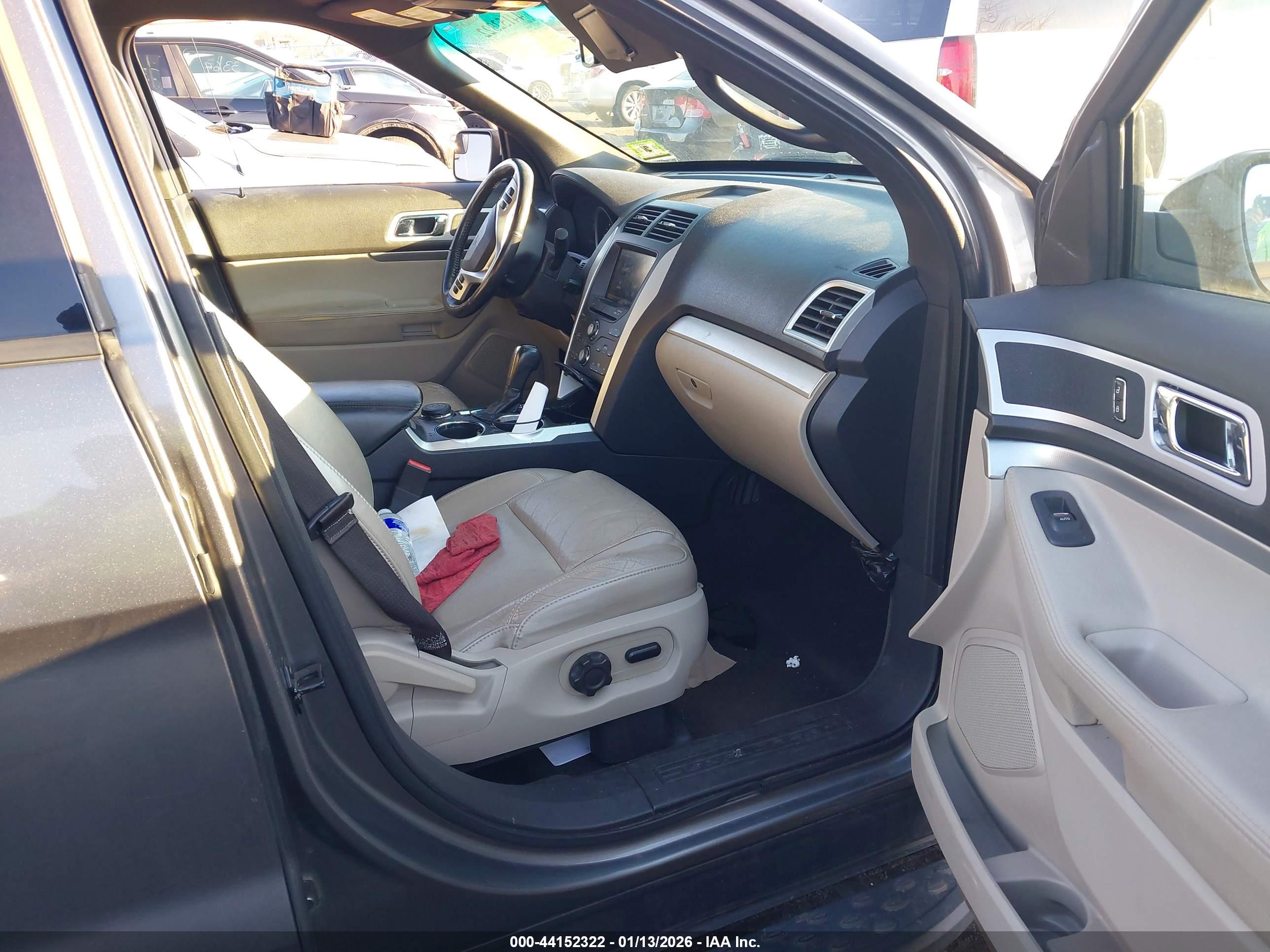 FORD EXPLORER image 5