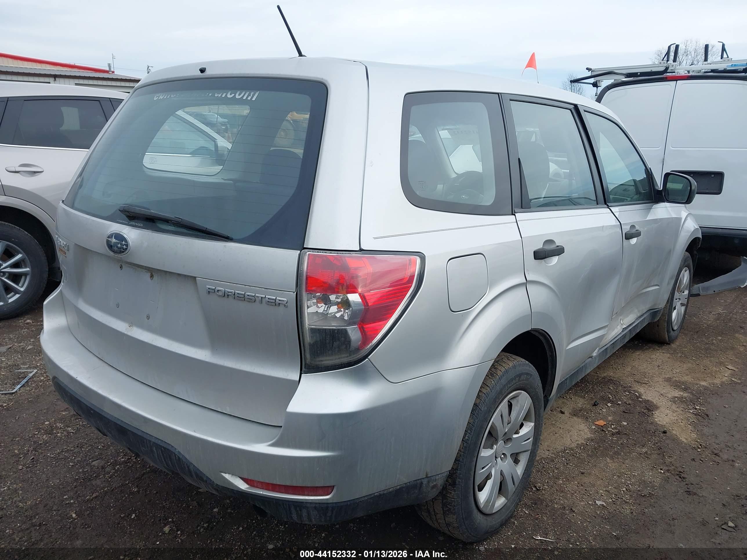 SUBARU FORESTER image 4