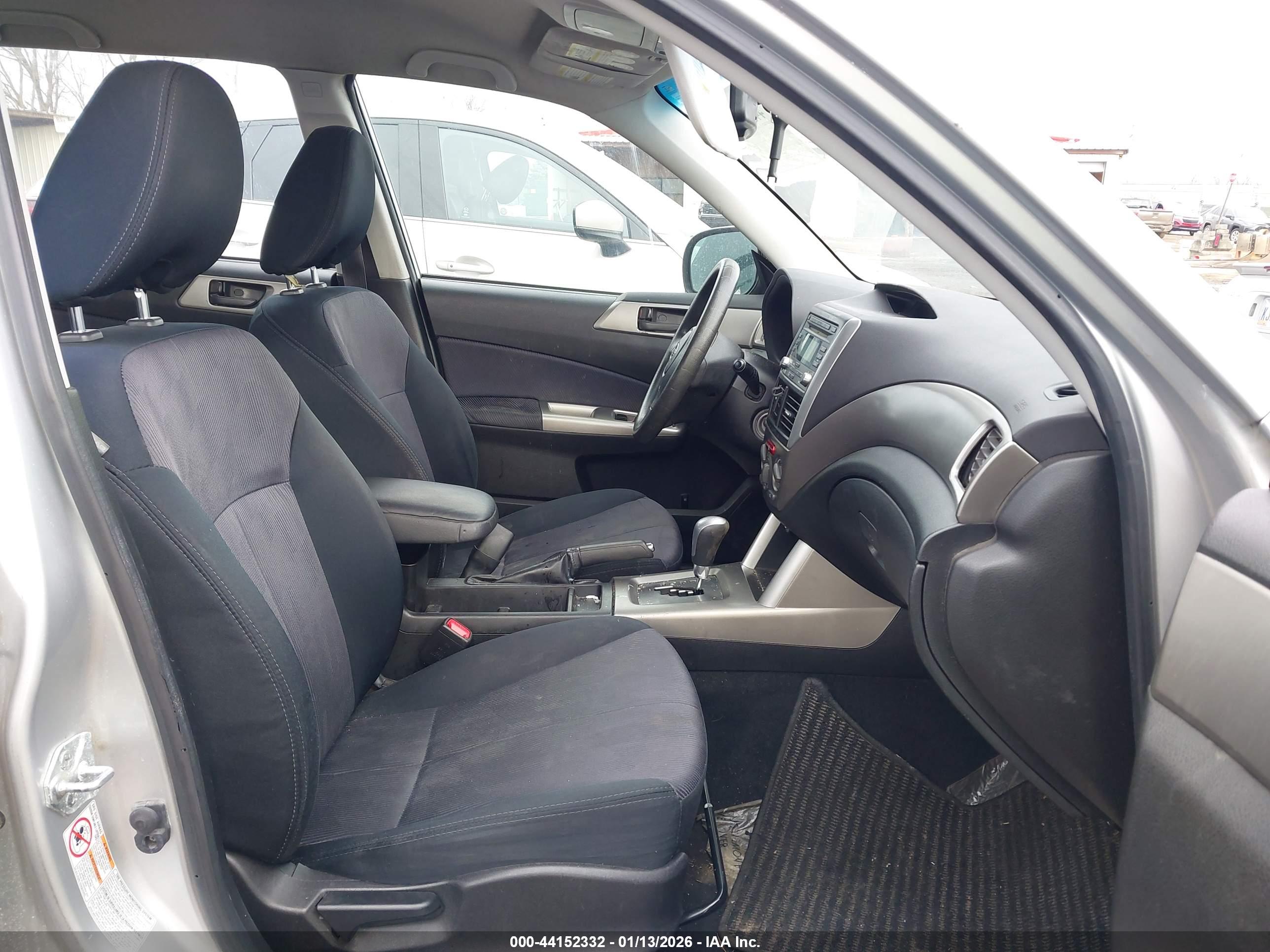 SUBARU FORESTER image 5