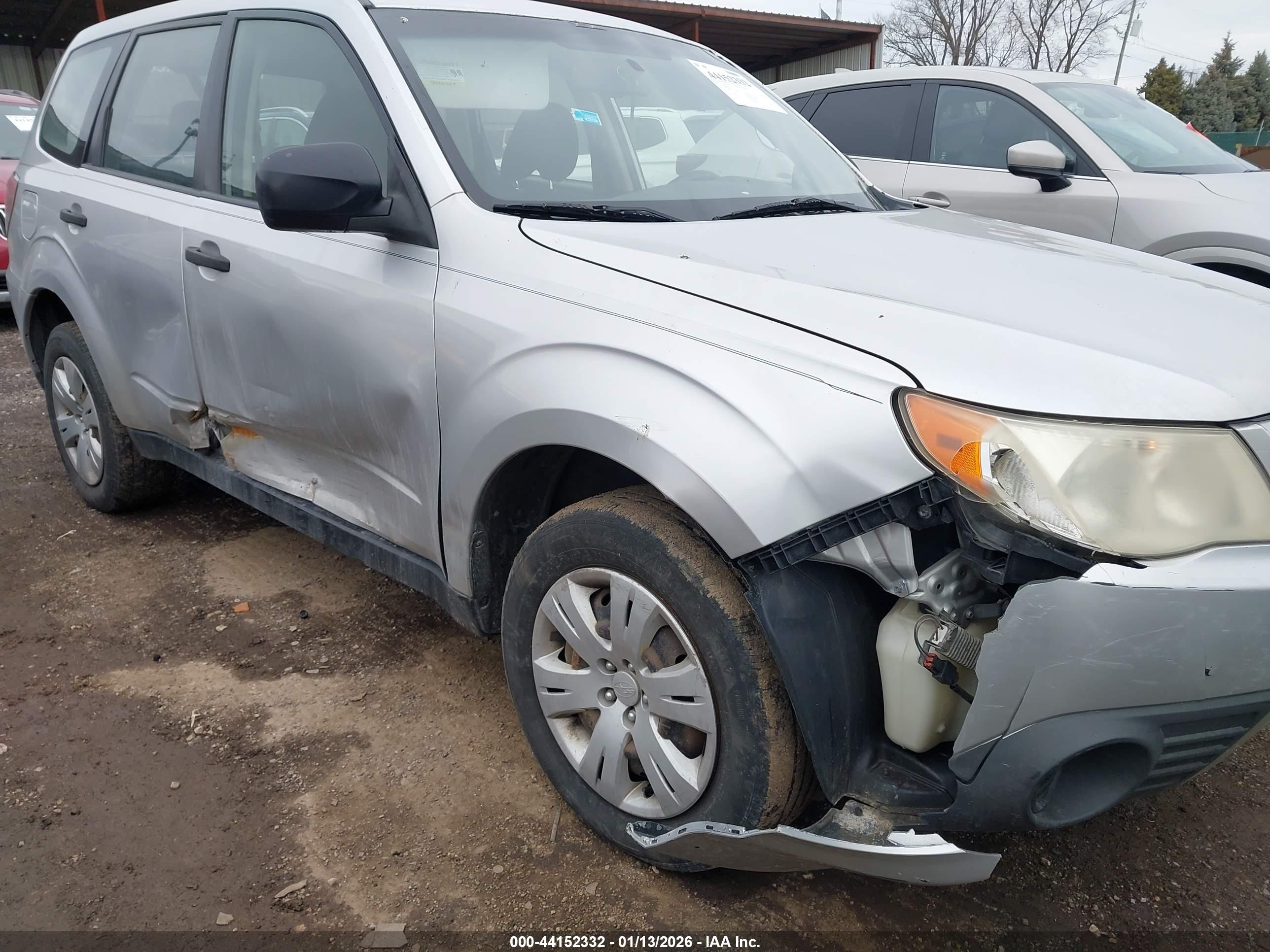 SUBARU FORESTER image 6