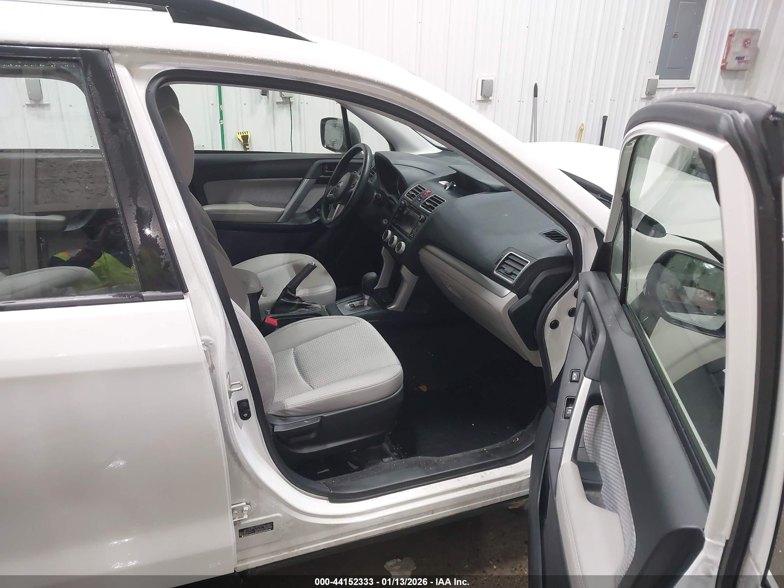 SUBARU FORESTER image 5