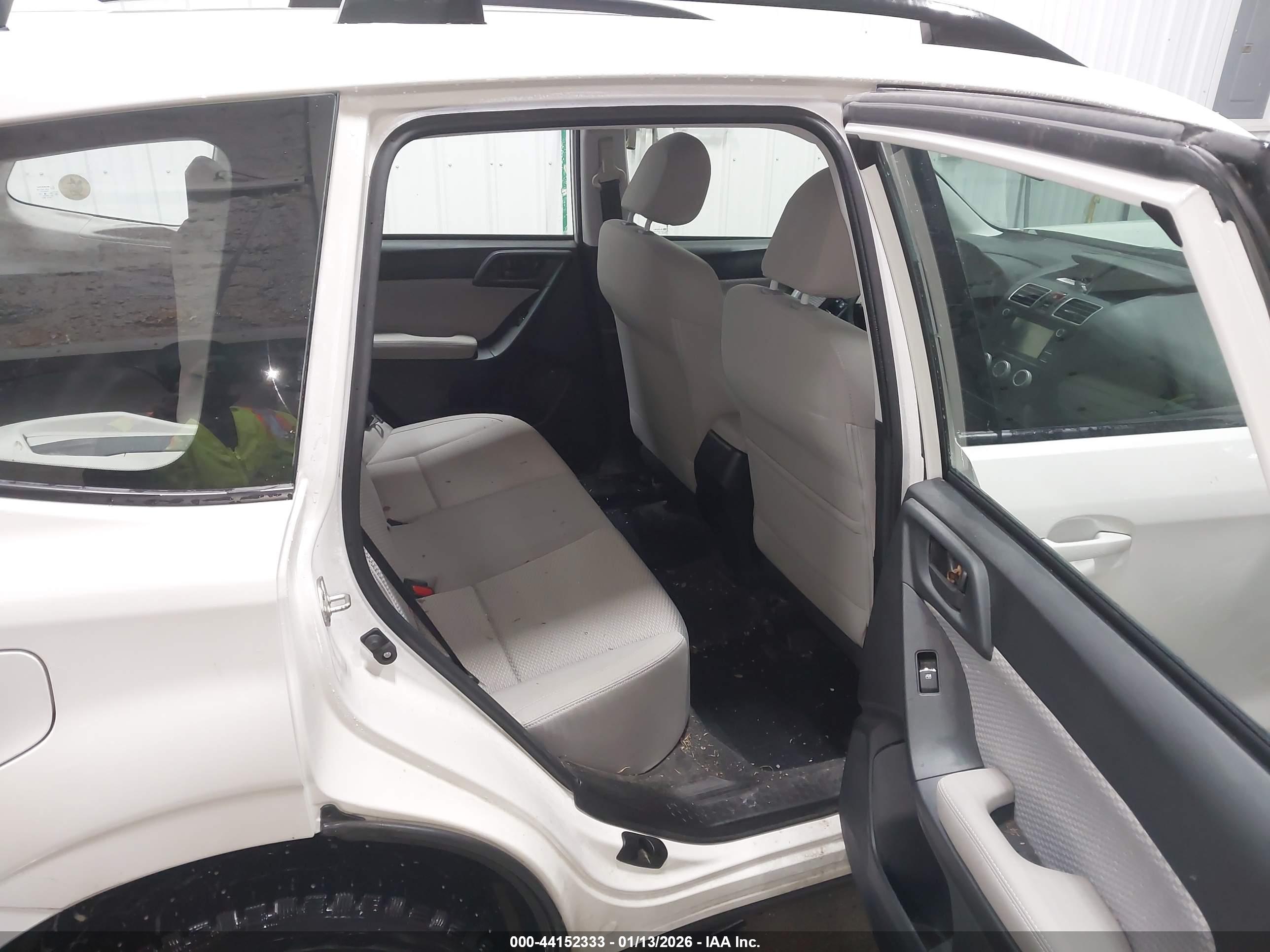 SUBARU FORESTER image 8