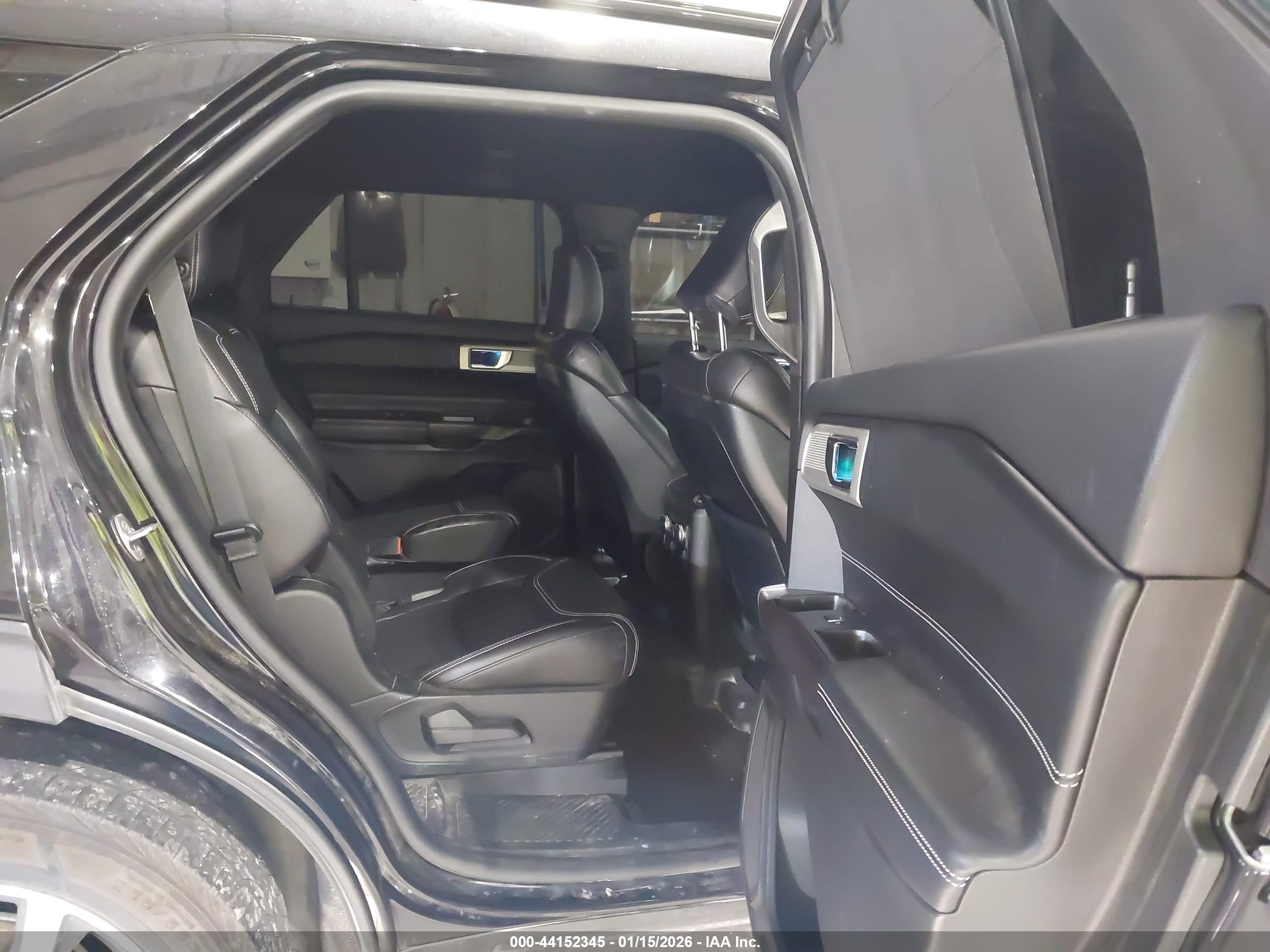 FORD EXPLORER image 8