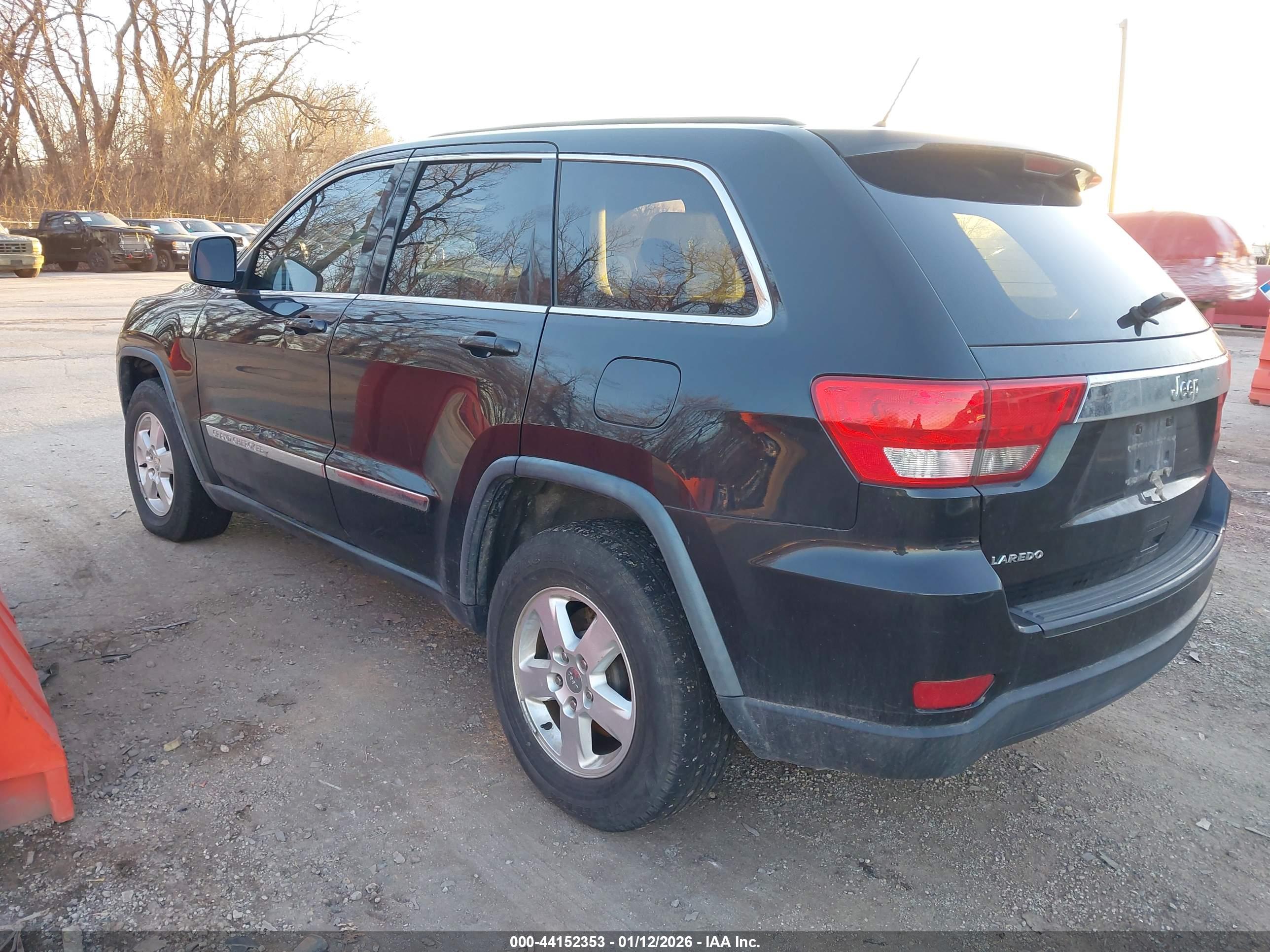 JEEP GRAND image 3